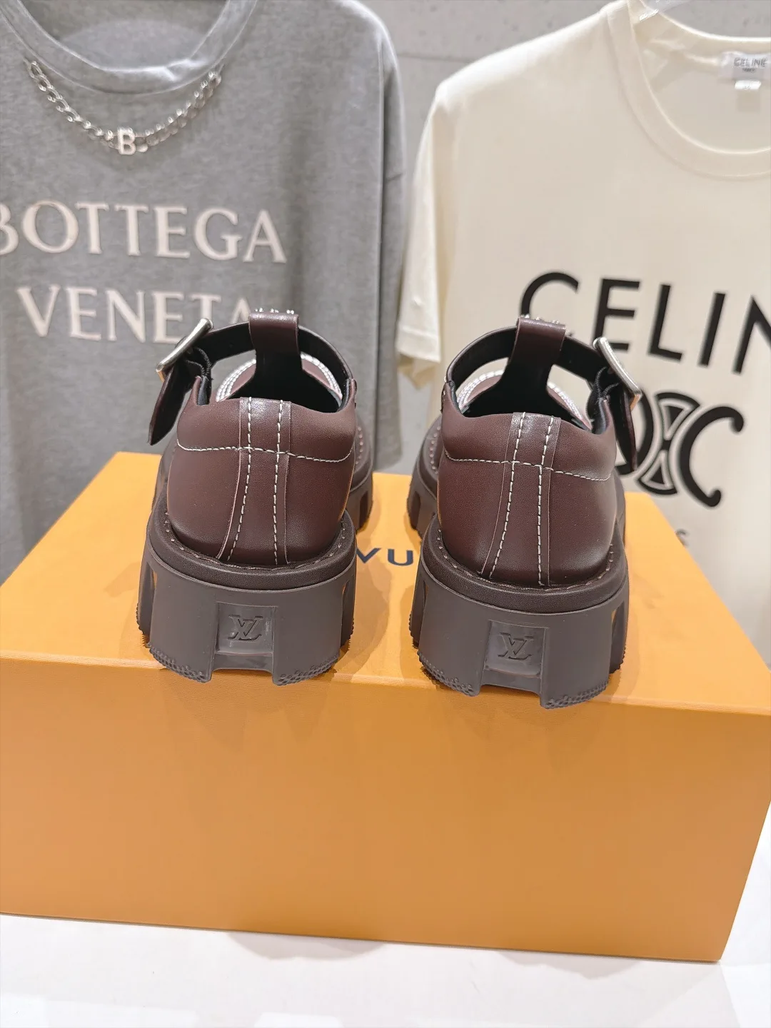 Лоферы И Мокасины Женские Louis Vuitton 18650044