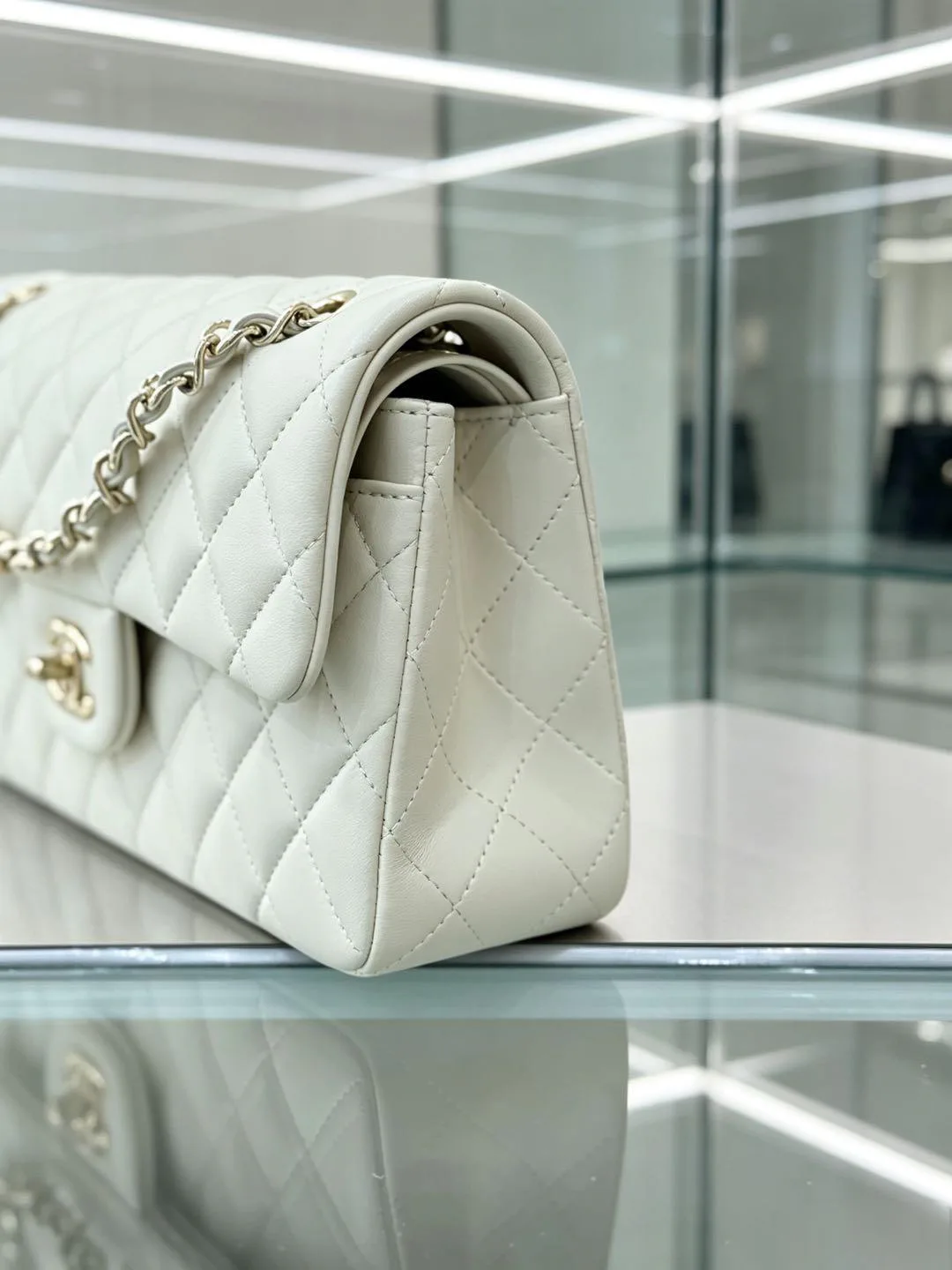 Women's Classic Handbags CHANEL 18004402