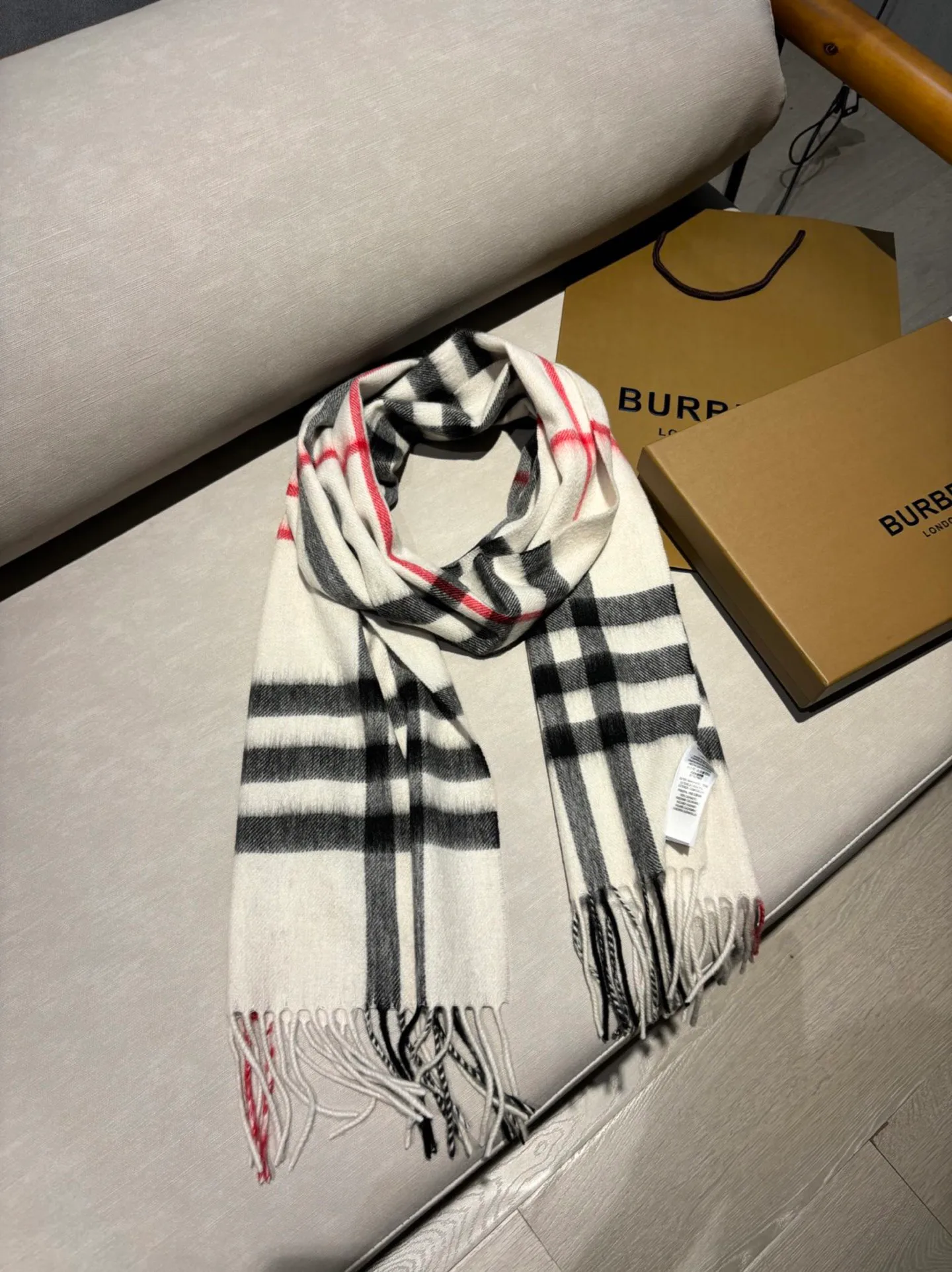 Scarves BURBERRY 18507481
