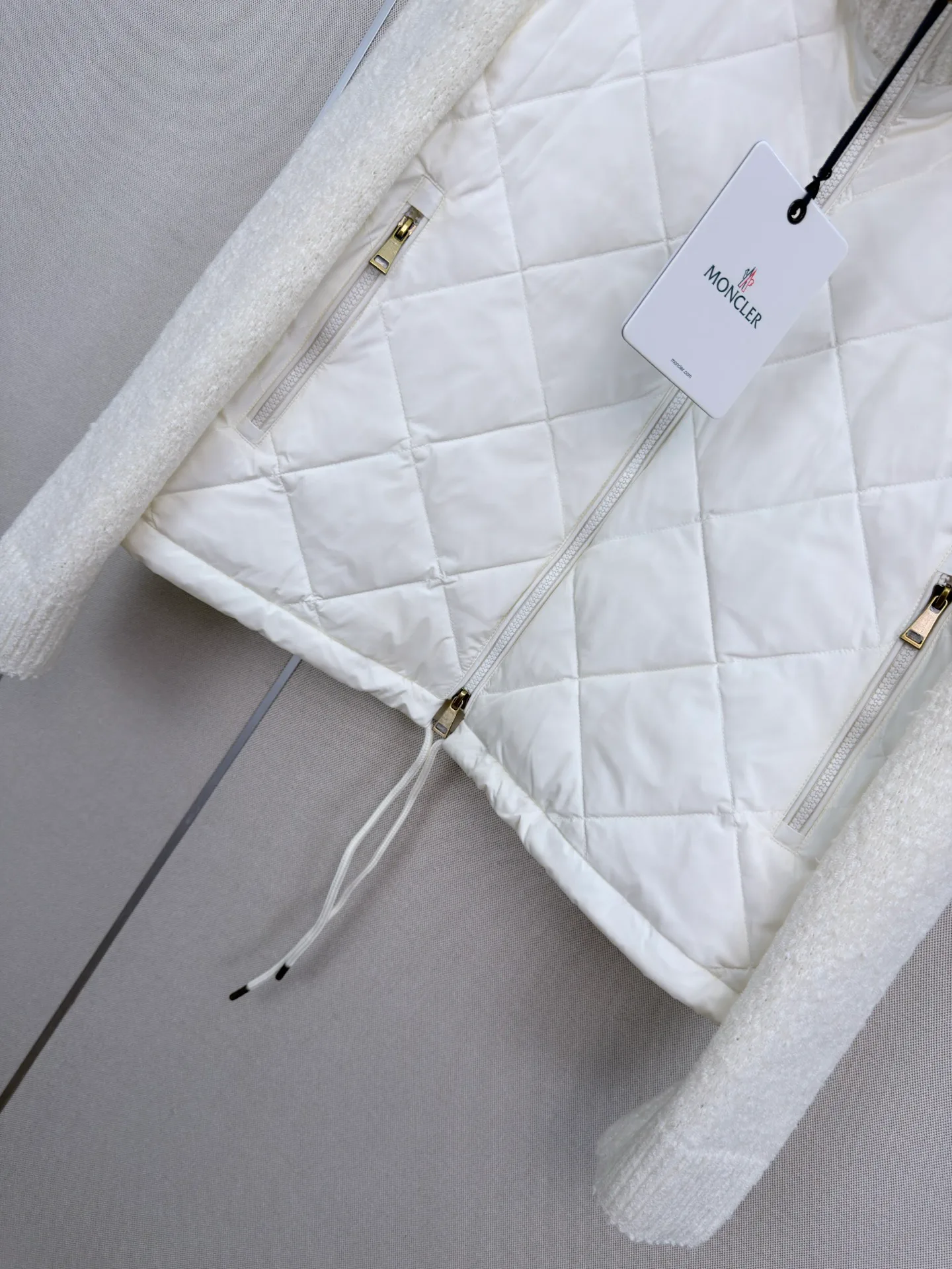 Women's Jackets And Down Jackets MONCLER 18203546