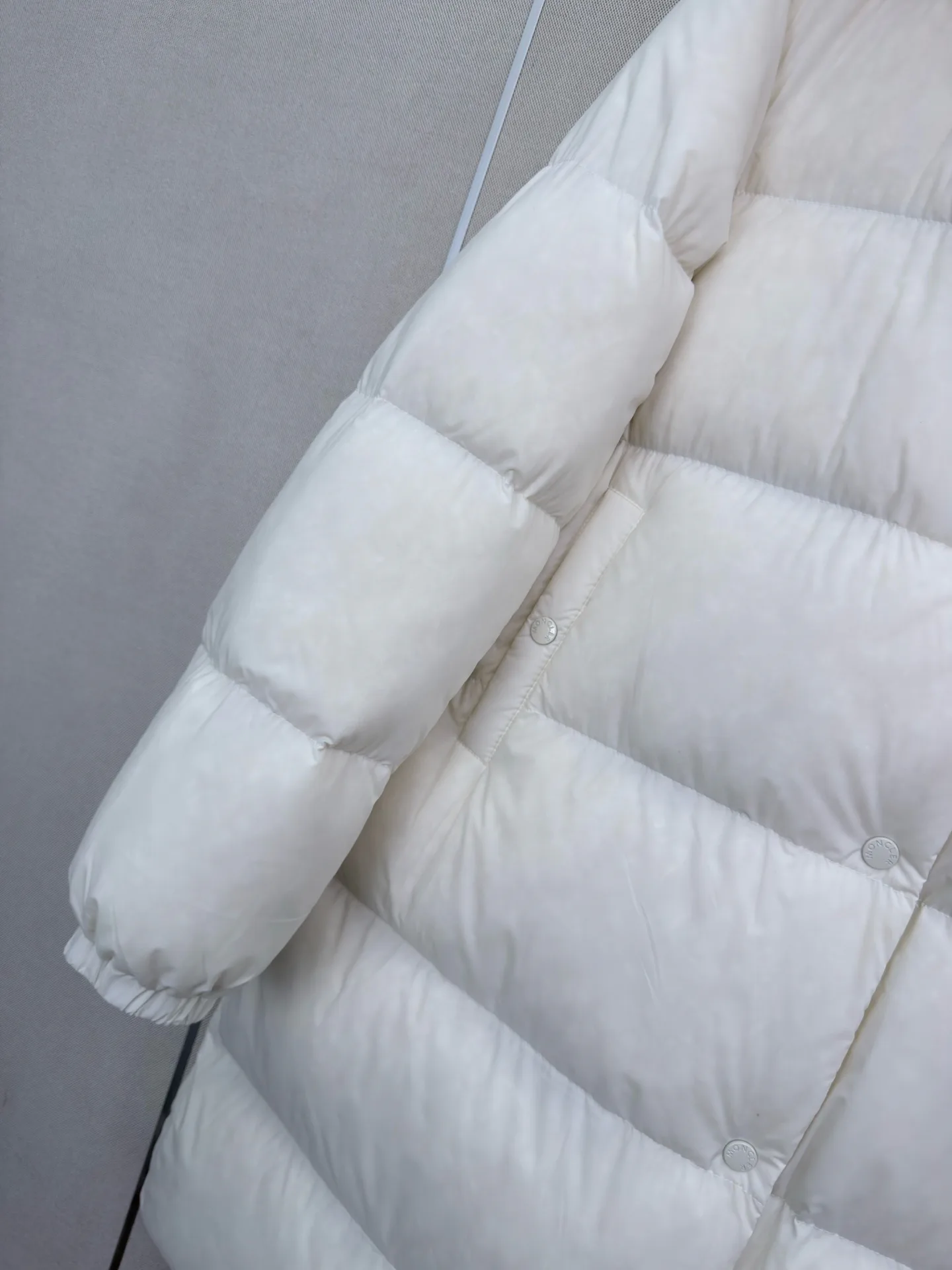 Куртки И Пуховики Женские Moncler 18600951