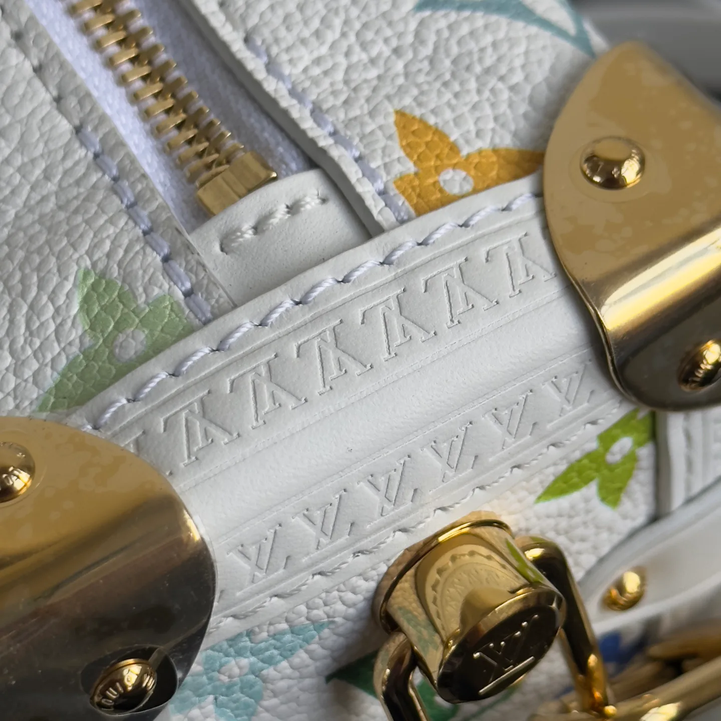 Women's Classic Handbags LOUIS VUITTON 18376448