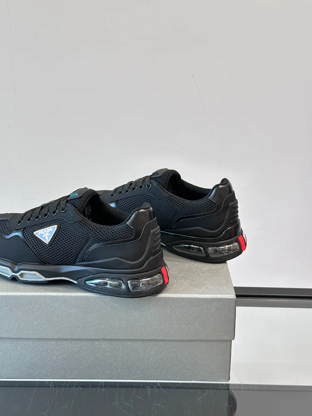 Кроссовки Мужские Prada 18564277