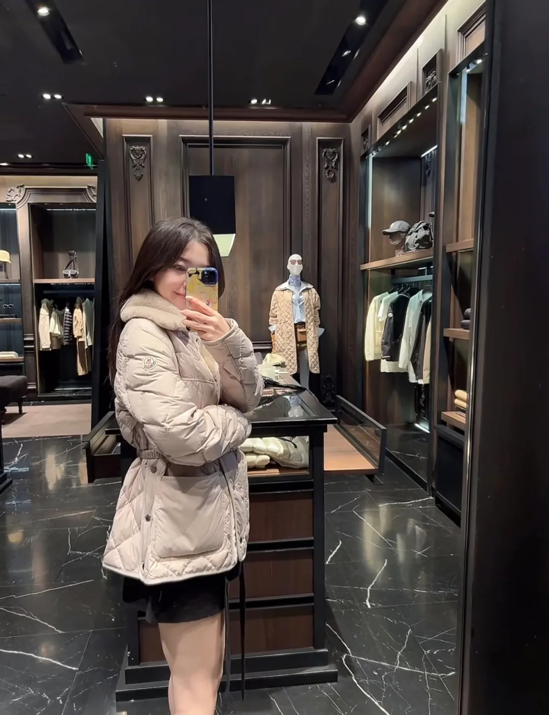 Women's Jackets And Down Jackets MONCLER 18111363