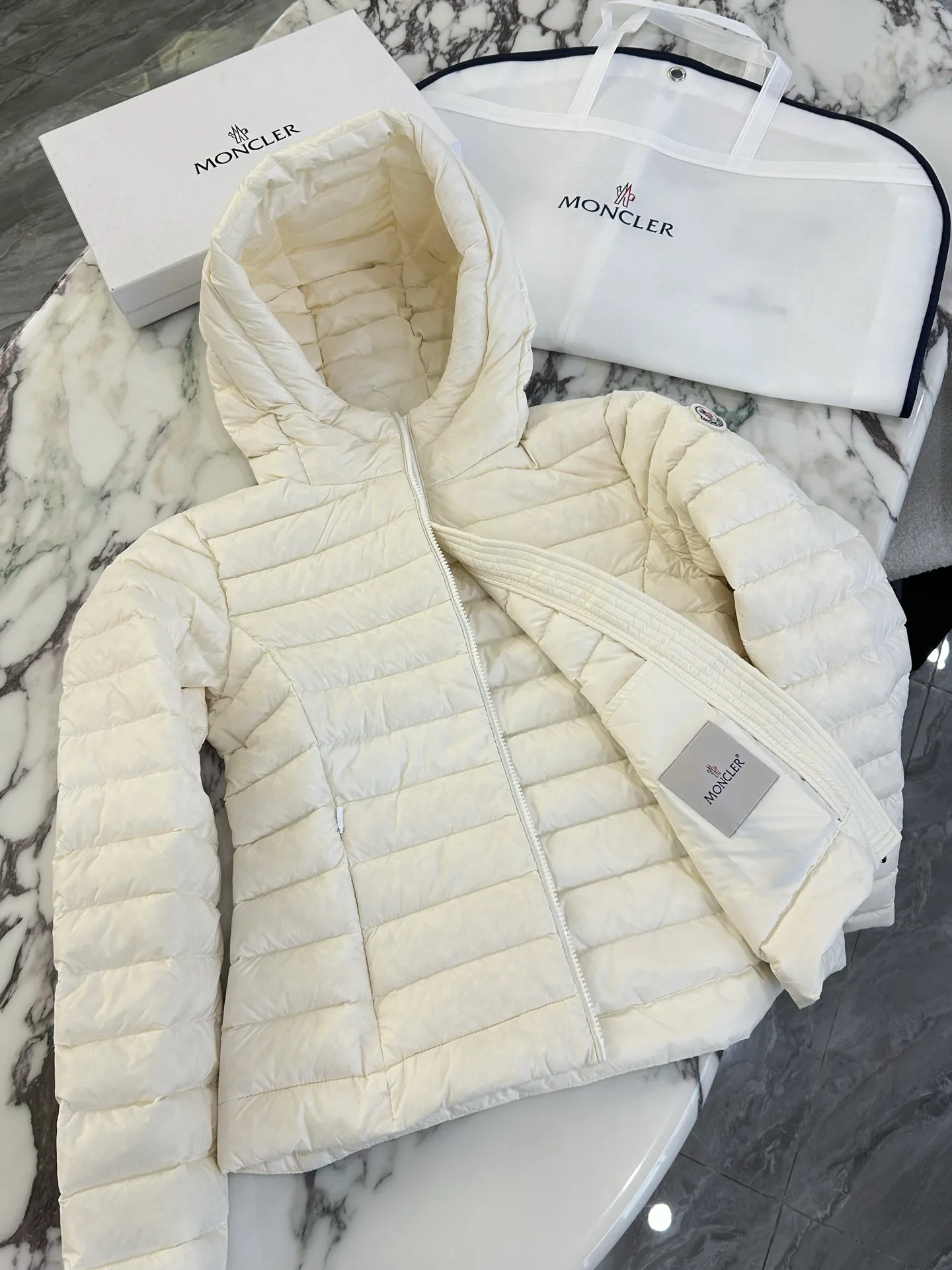 Men's Jackets And Down Jackets MONCLER 18231513
