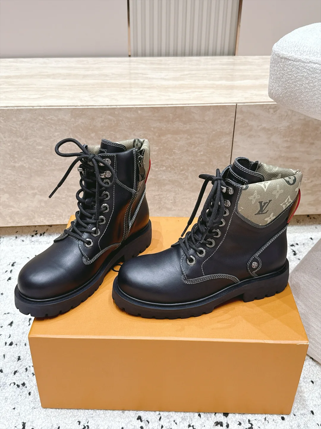 Women's Ankle Boots LOUIS VUITTON 18492464