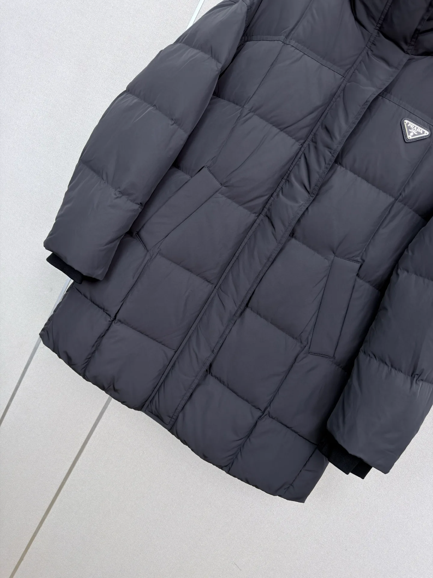 Women's Jackets And Down Jackets PRADA 18402405