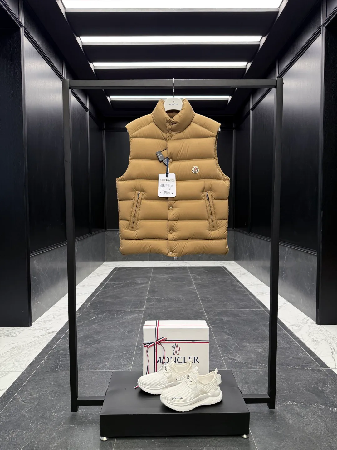 Men's Vests MONCLER 18492256