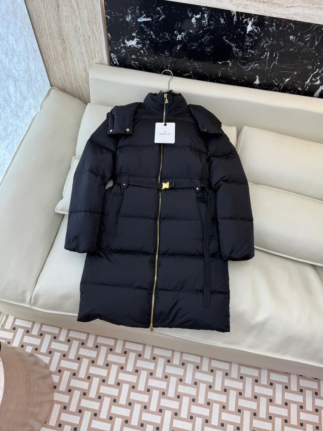 Women's Jackets And Down Jackets MONCLER 19572377