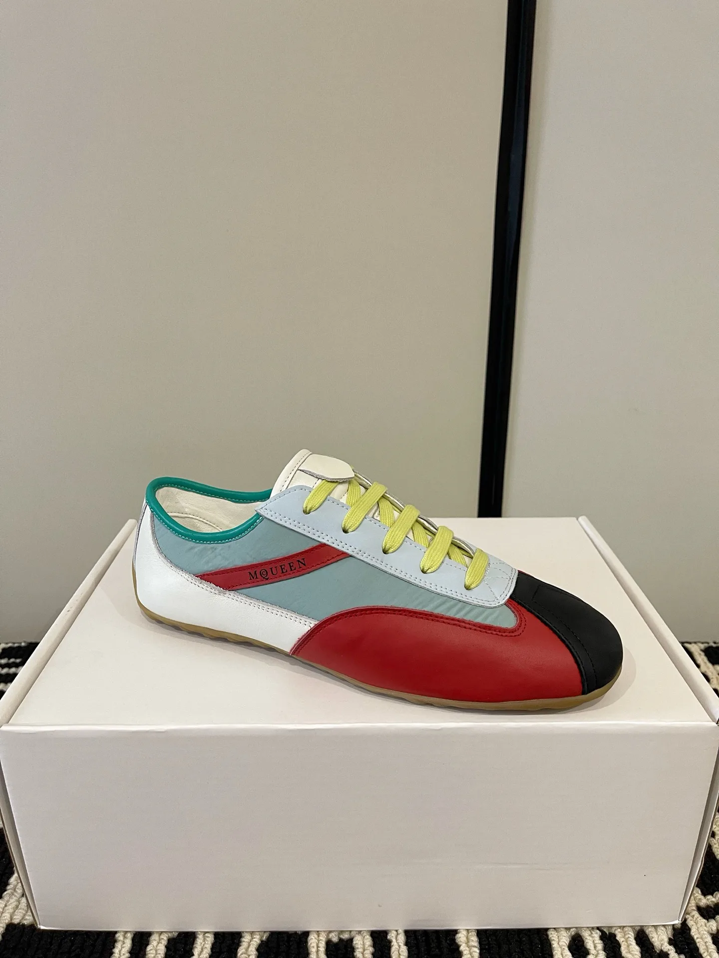 Women's Sneakers ALEXANDER MCQUEEN 18386231