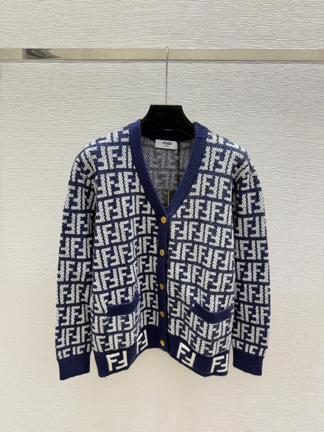 Women's Jumpers And Sweaters FENDI 18021901