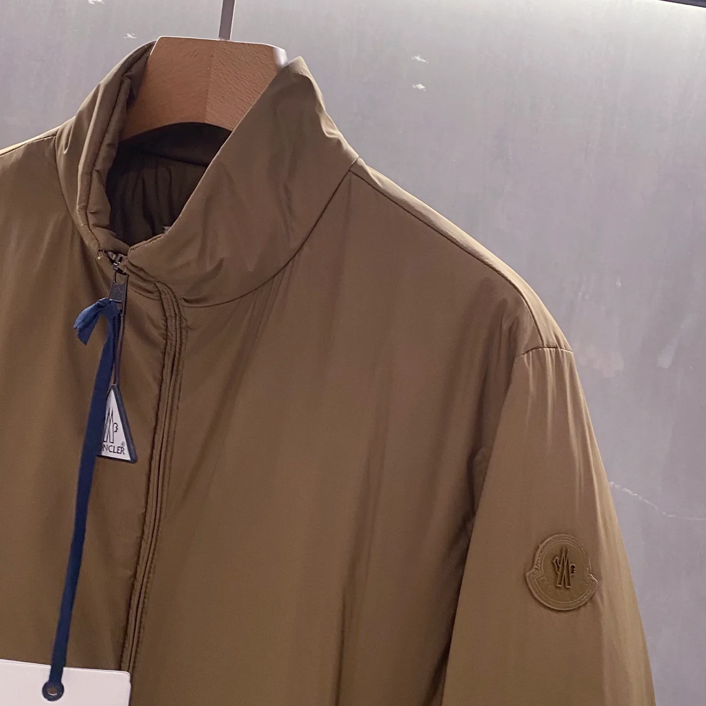 Куртки И Пуховики Мужские Moncler 18572359