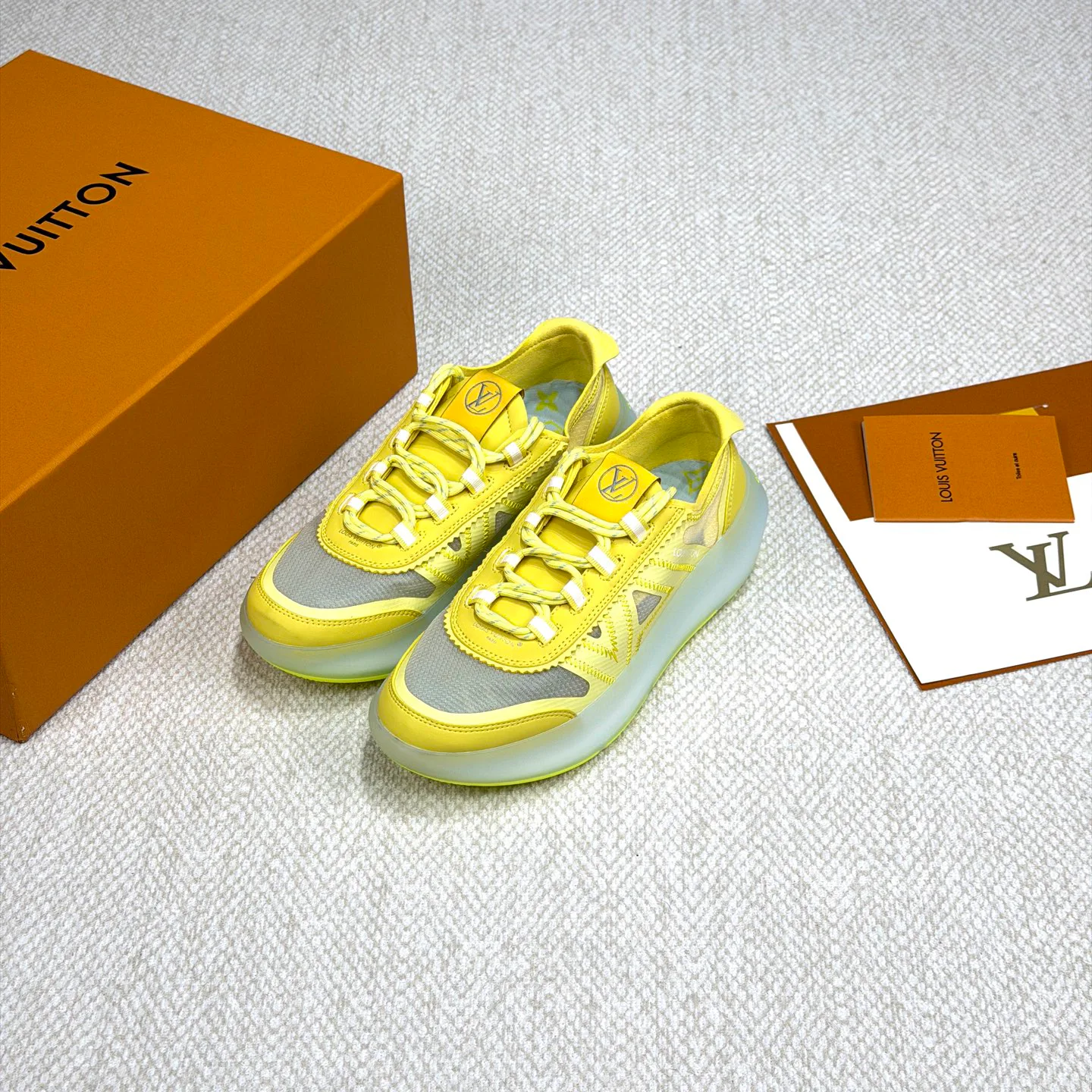 Women's Sneakers LOUIS VUITTON 18265149