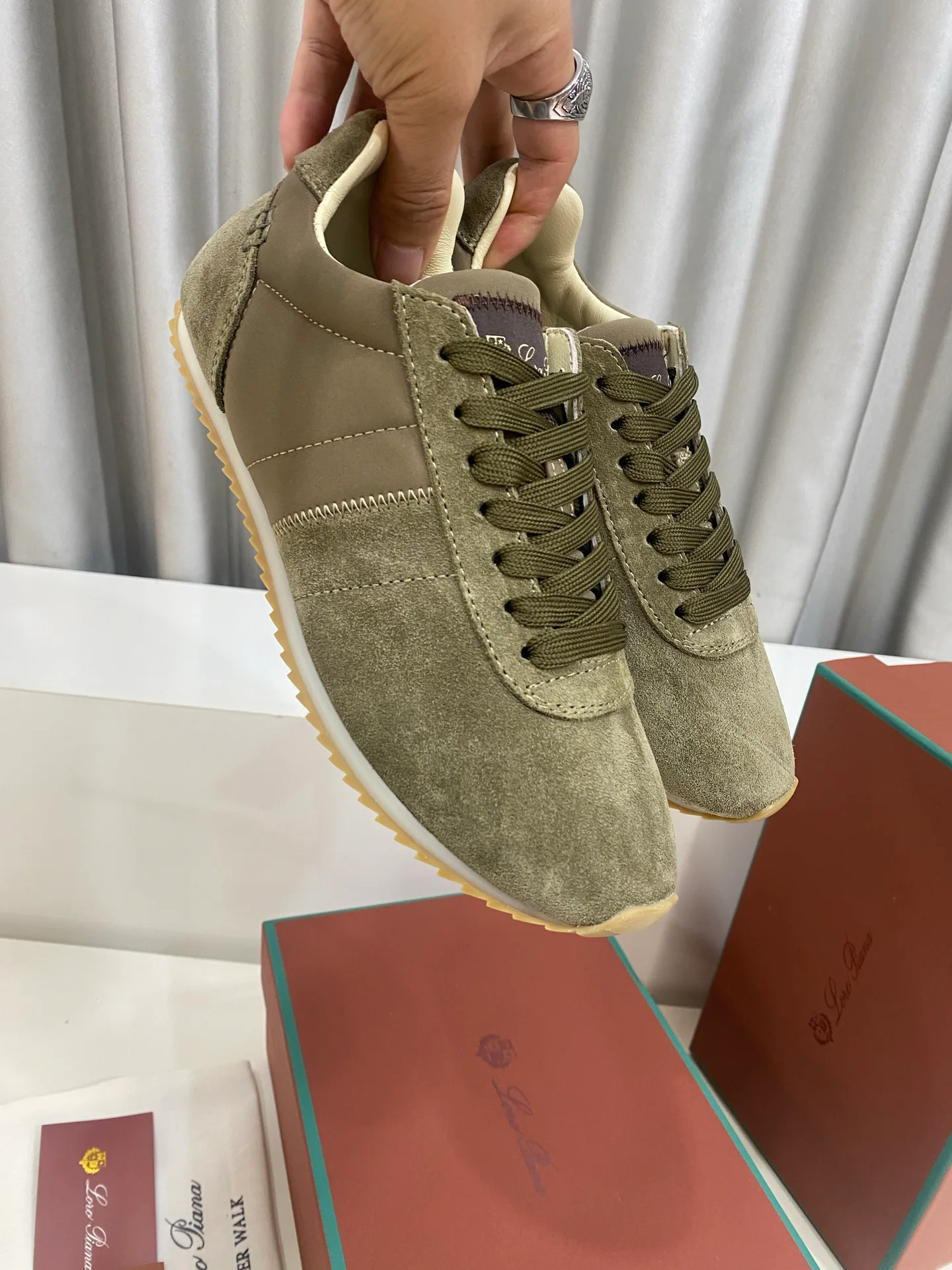 Women's Sneakers LORO PIANA 17485937
