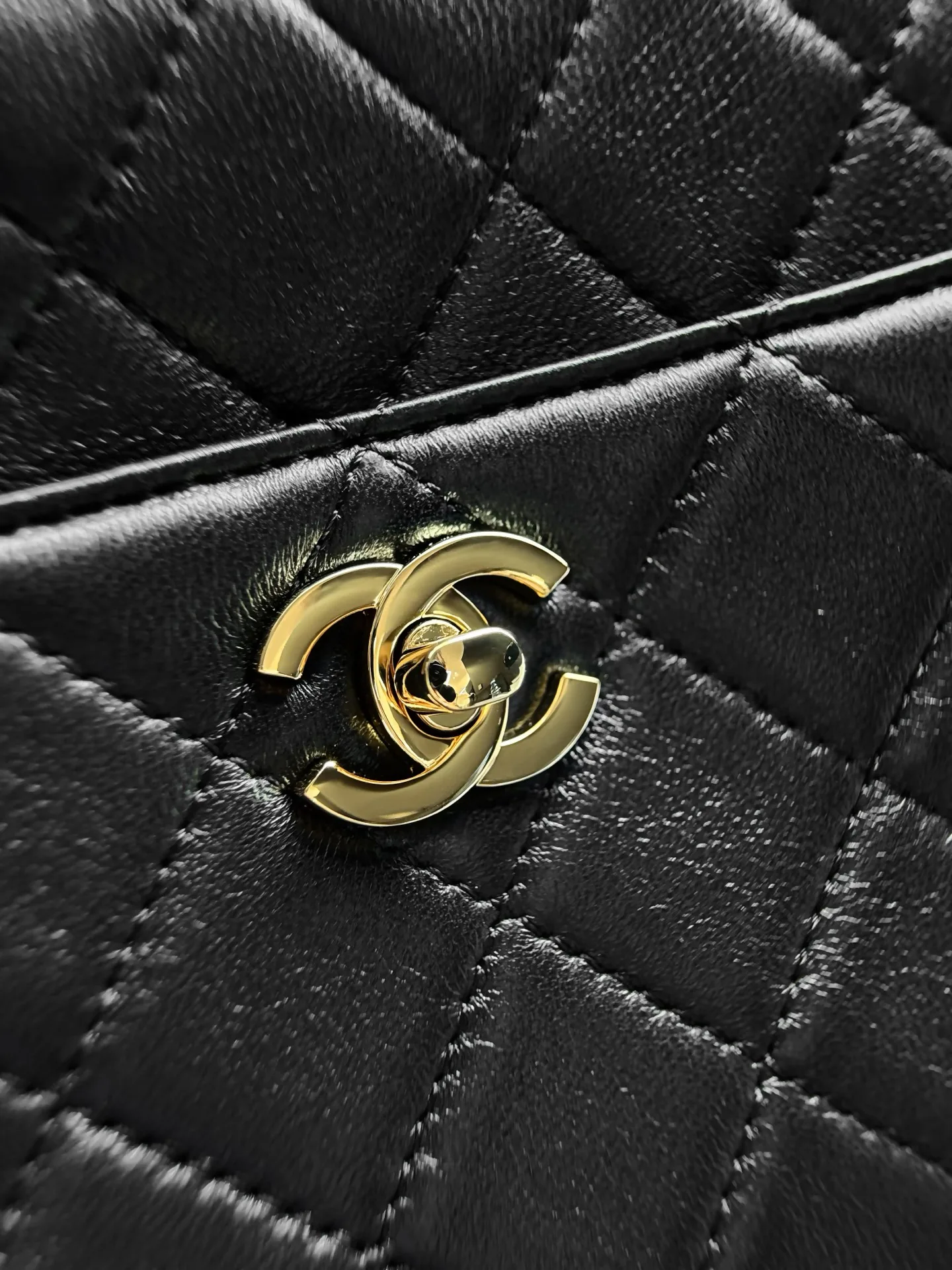 Women's Classic Handbags CHANEL 18147995
