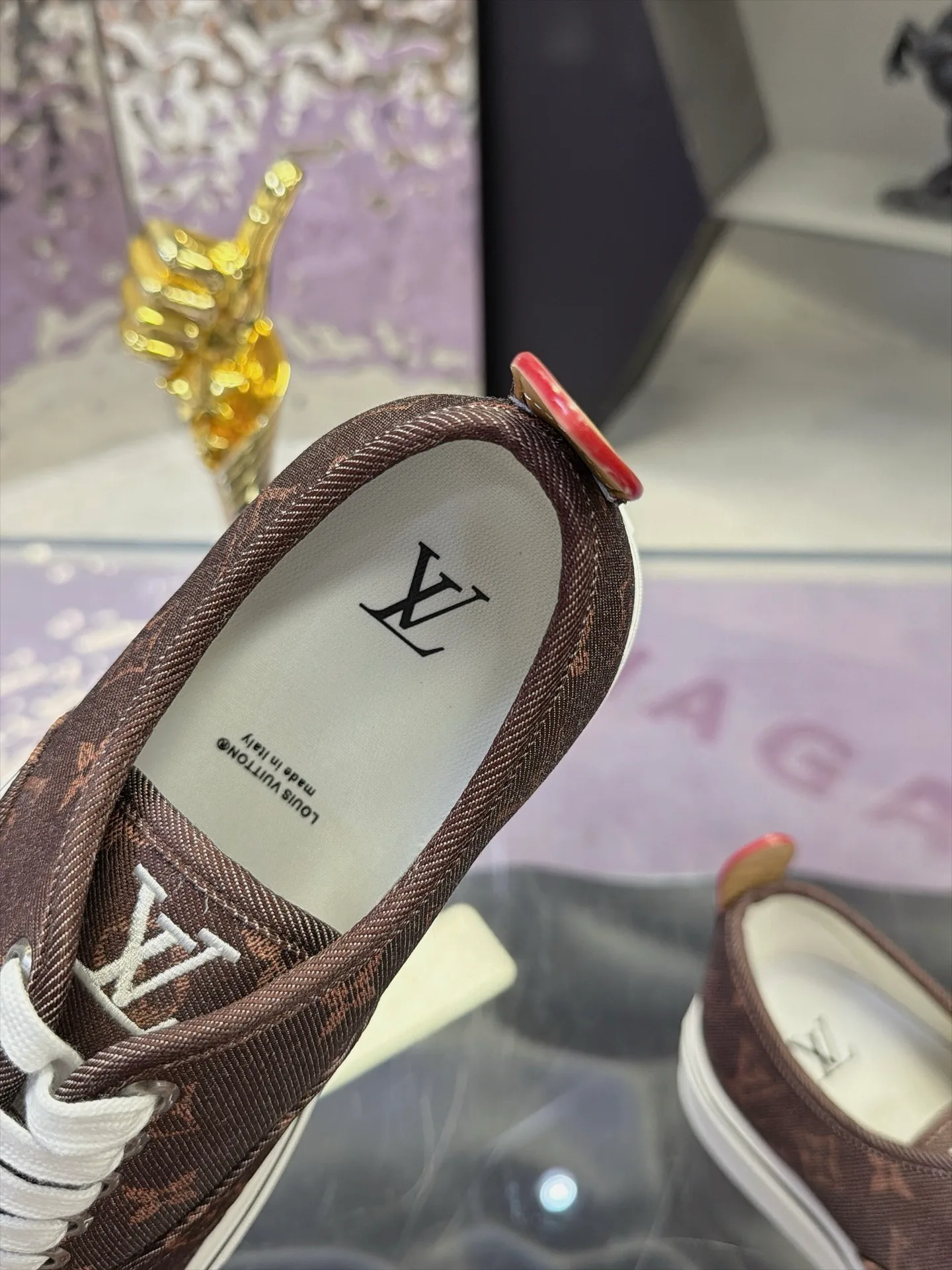 Men's Sneakers LOUIS VUITTON 17930902