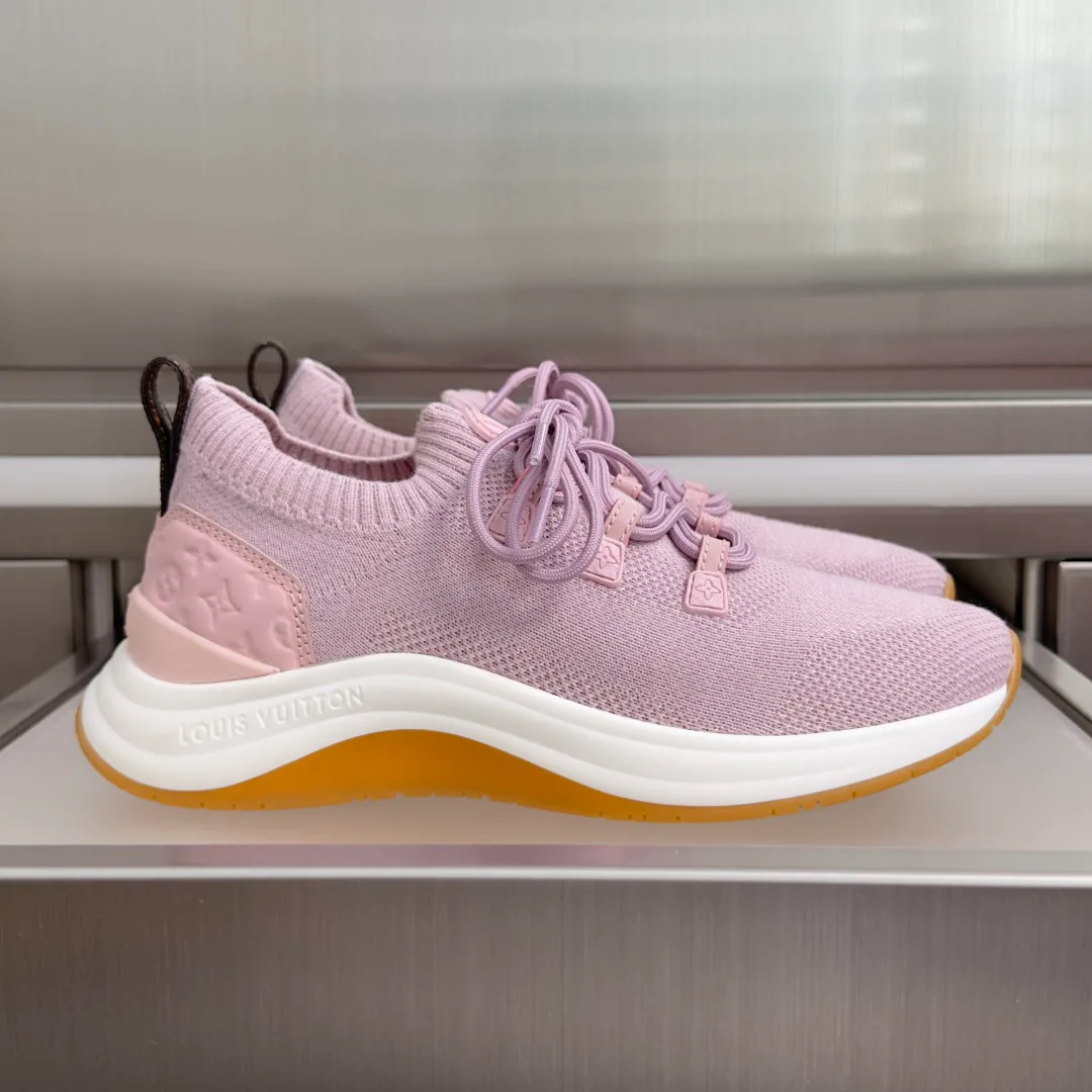 Women's Sneakers LOUIS VUITTON 17950532