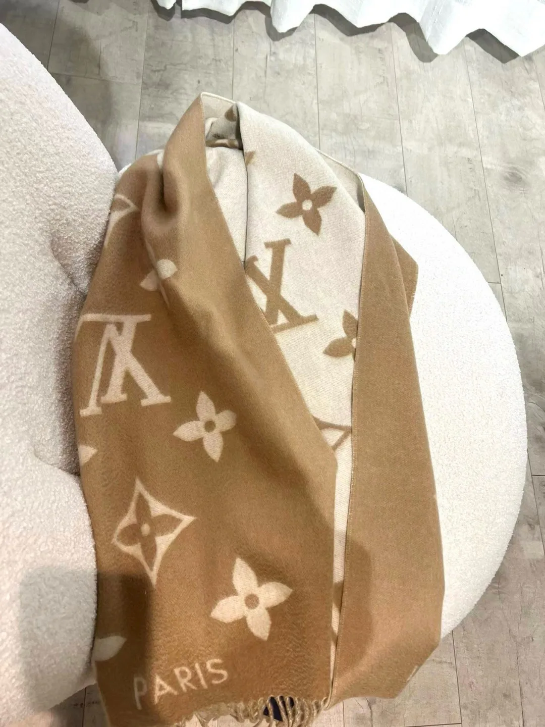 Scarves LOUIS VUITTON 18141168