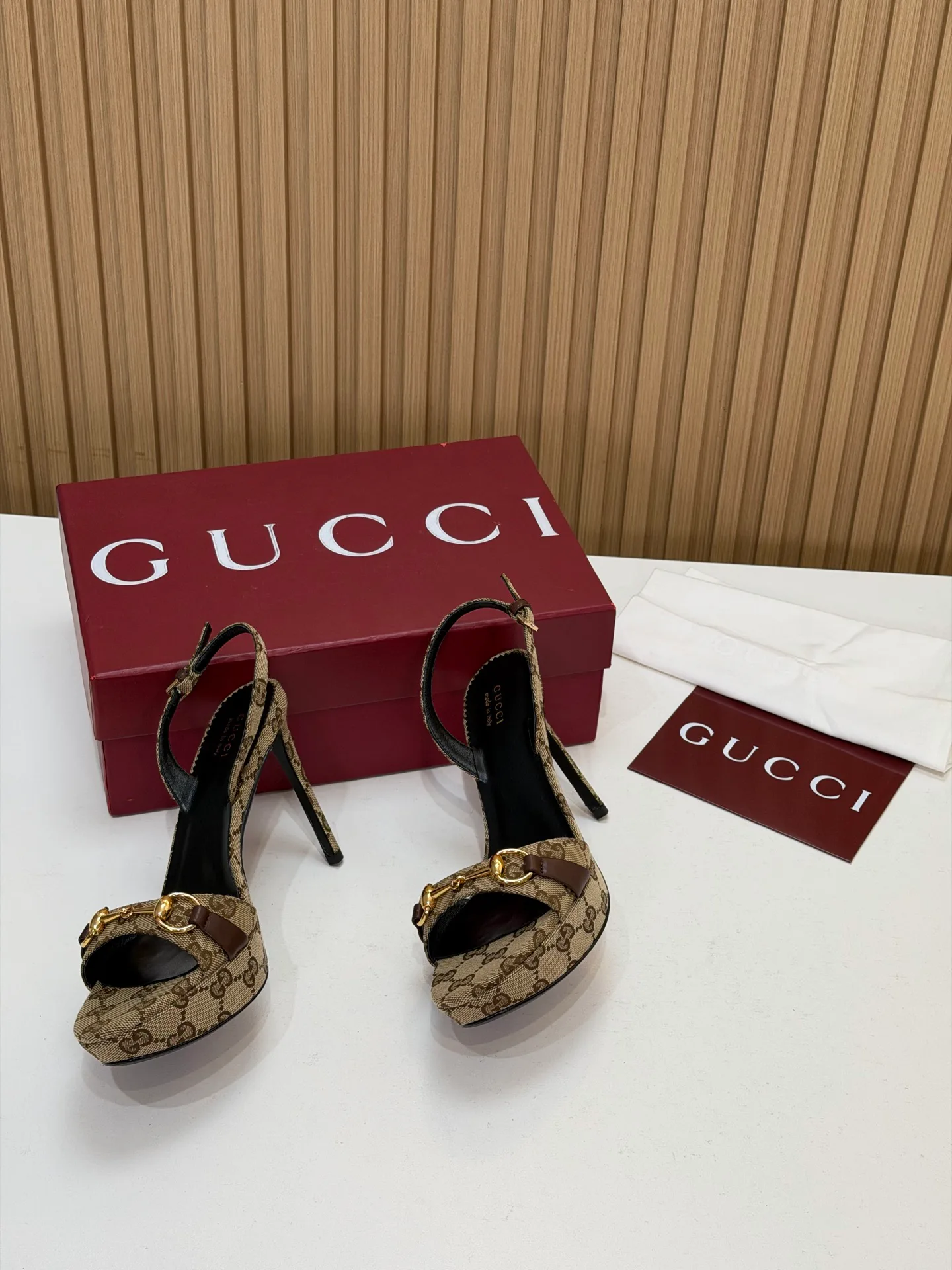 Women's Open-Toe Sandals GUCCI 18396265