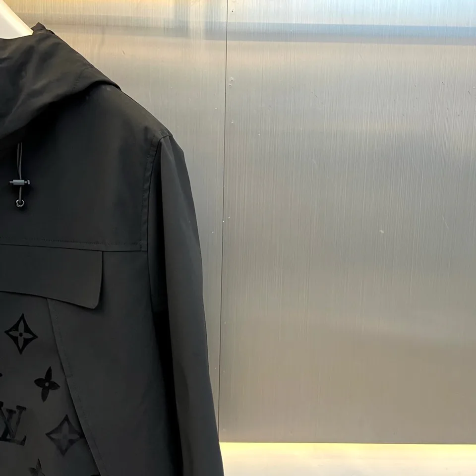 Men's Jackets And Down Jackets LOUIS VUITTON 18416784