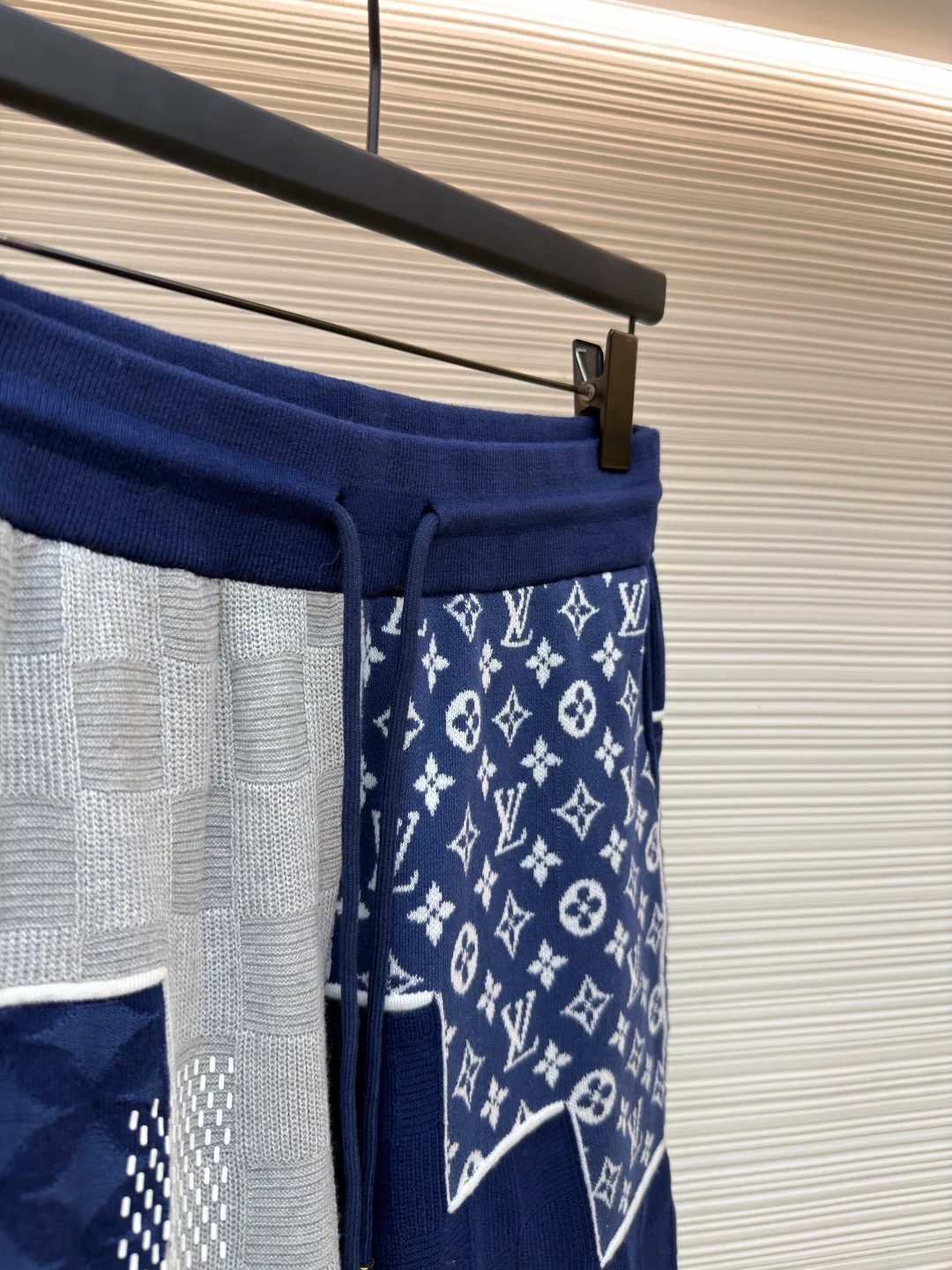 Men's Shorts LOUIS VUITTON 17527111