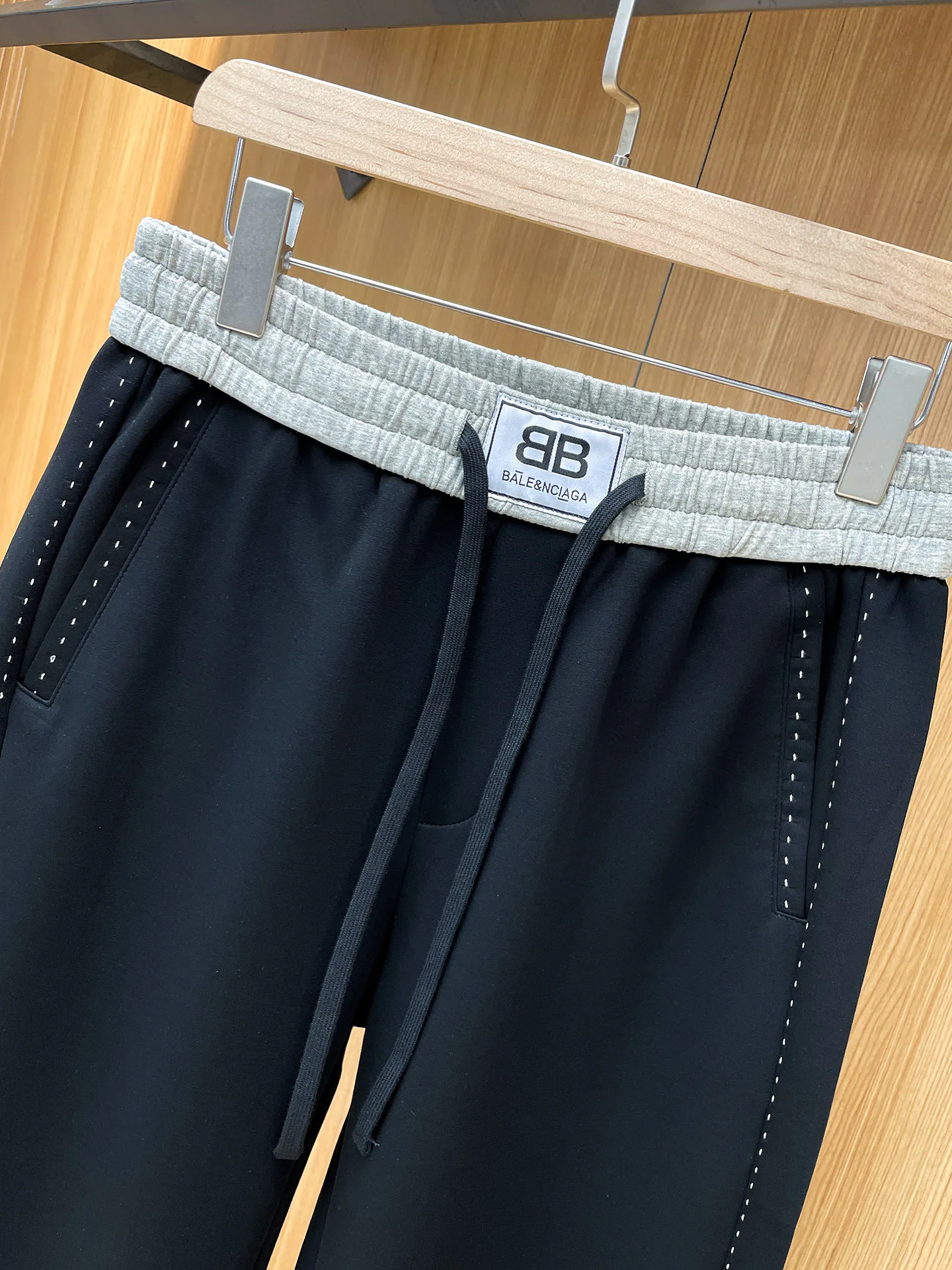 Men's Trousers BALENCIAGA 18499608