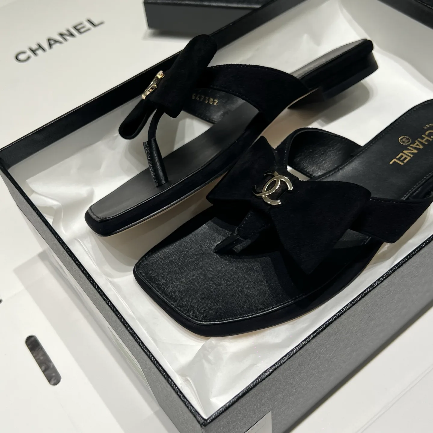 Women's Flip-Flops CHANEL 17693138