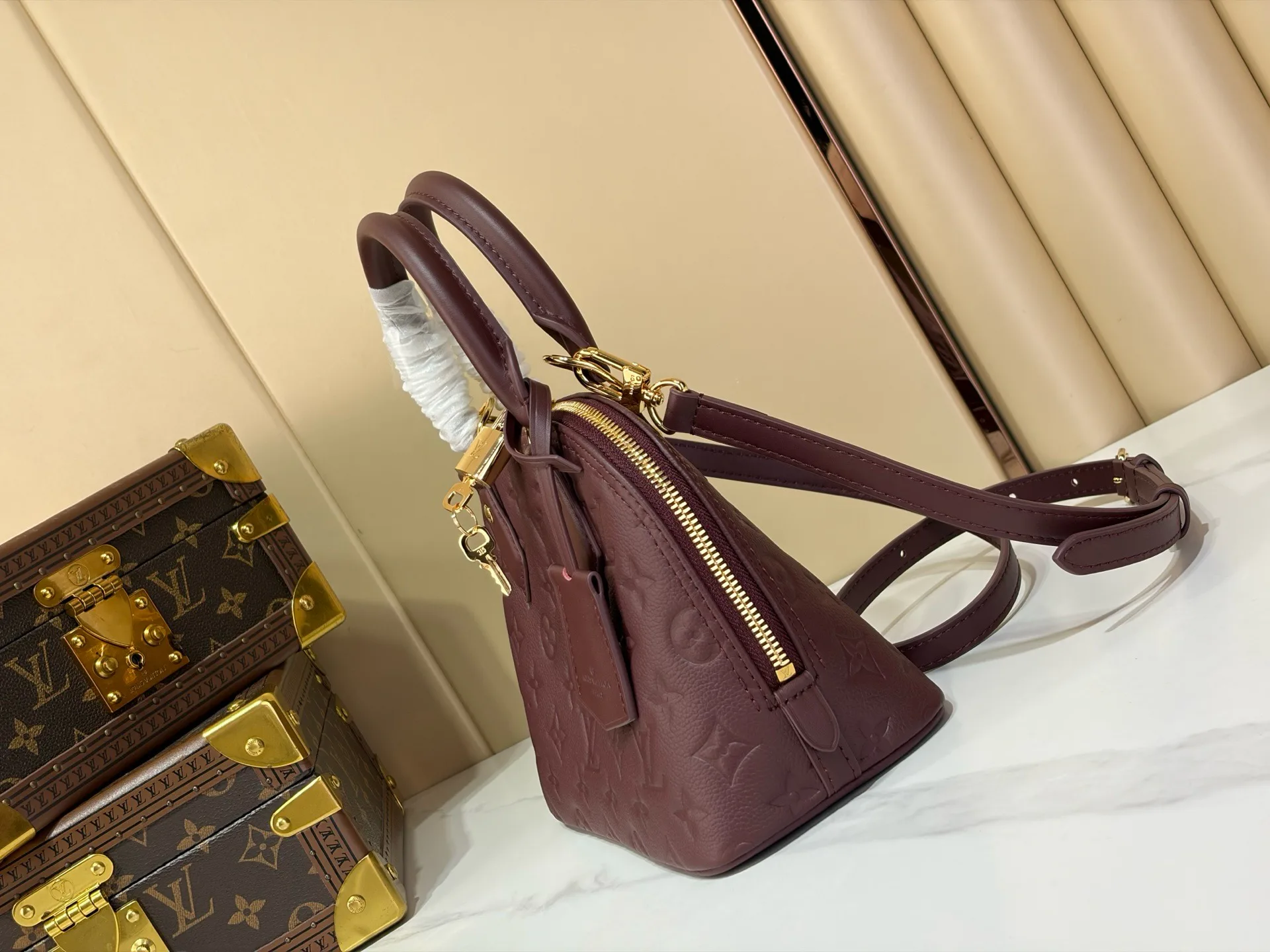 Women's Classic Handbags LOUIS VUITTON 18240293