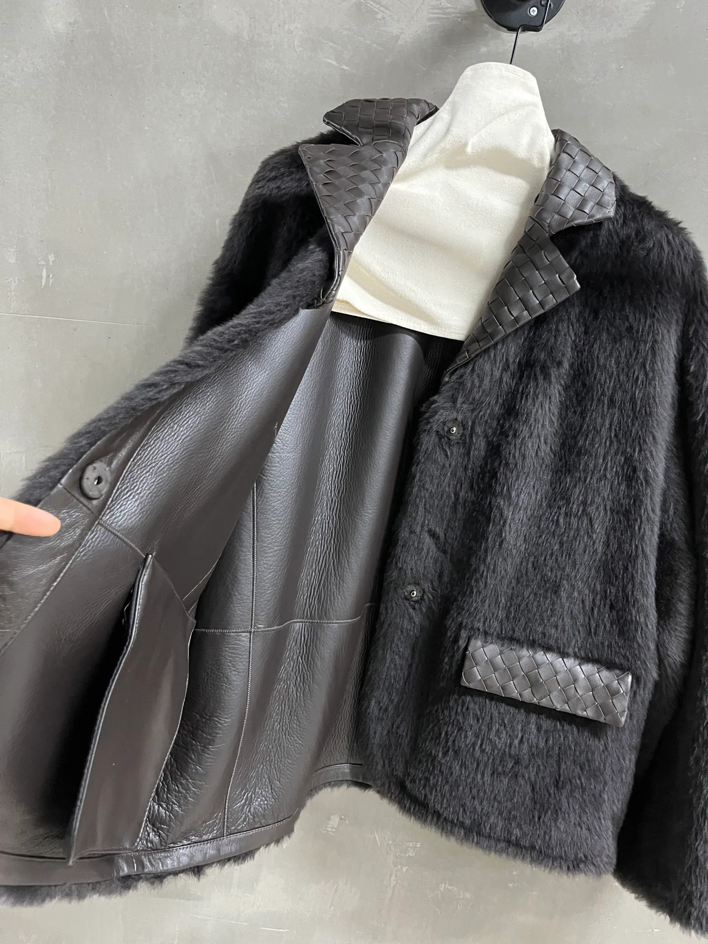Women's Leather Jackets And Sheepskin Coats BOTTEGA VENETA 18226805