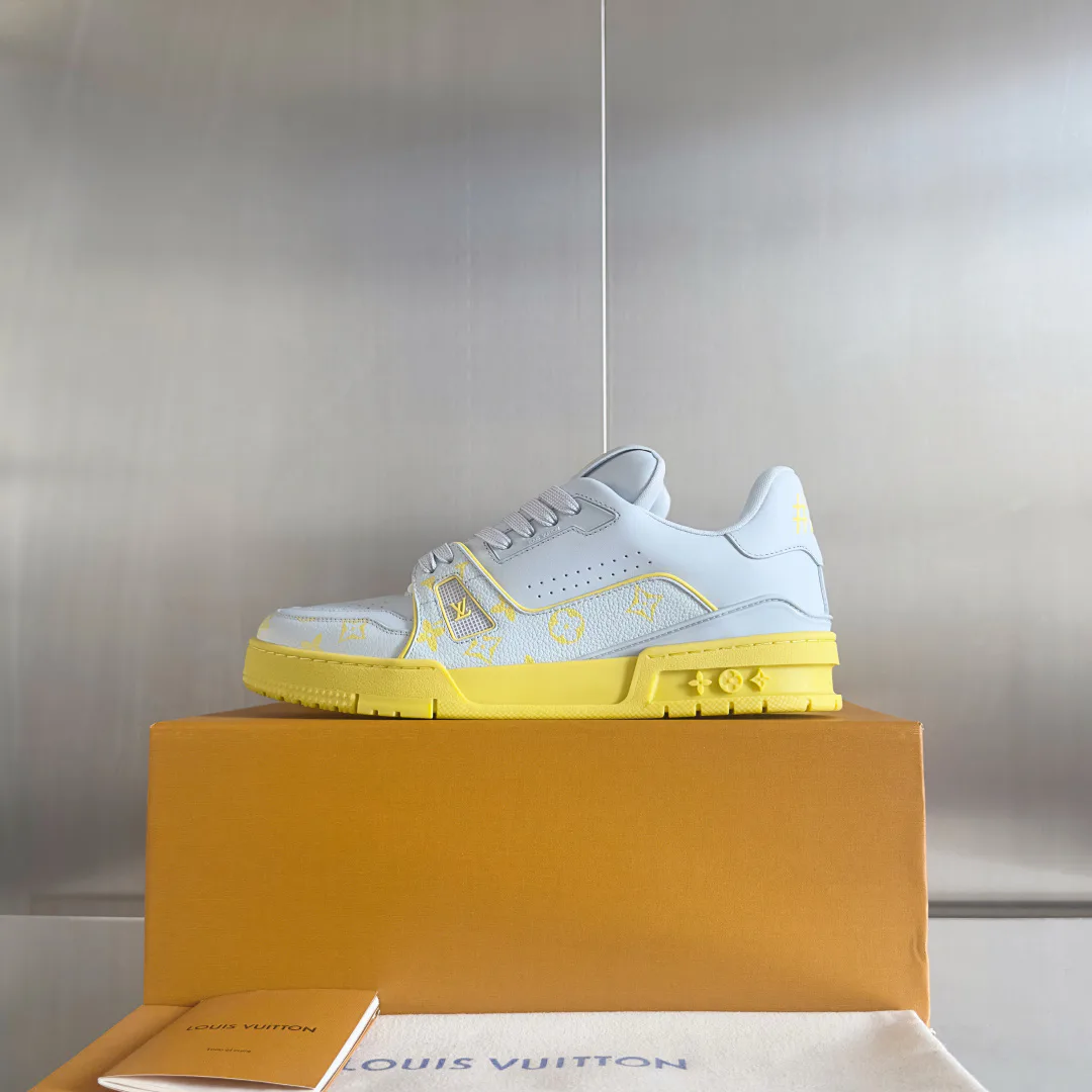 Men's Sneakers LOUIS VUITTON 17483775