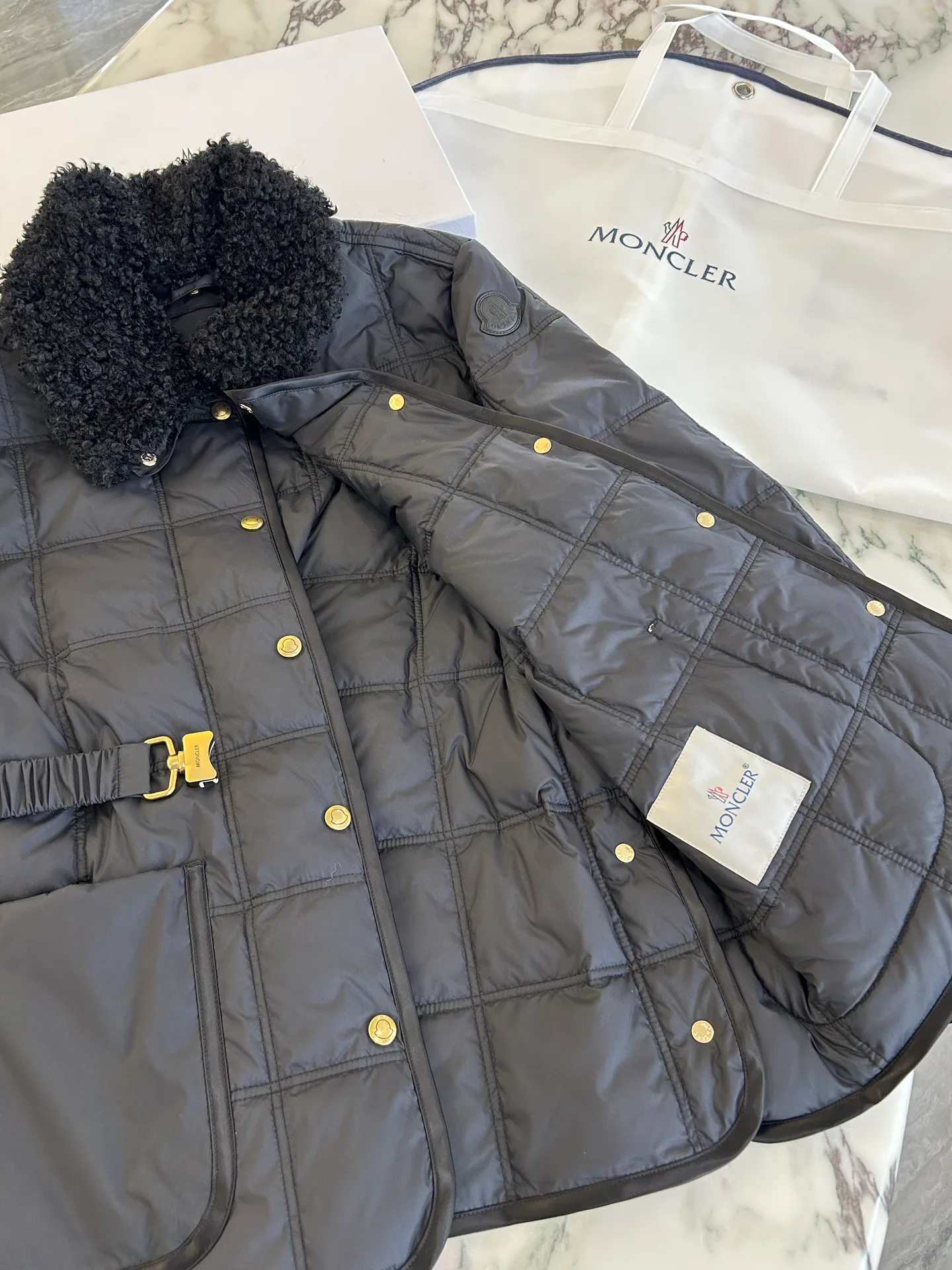 Men's Jackets And Down Jackets MONCLER 18330388