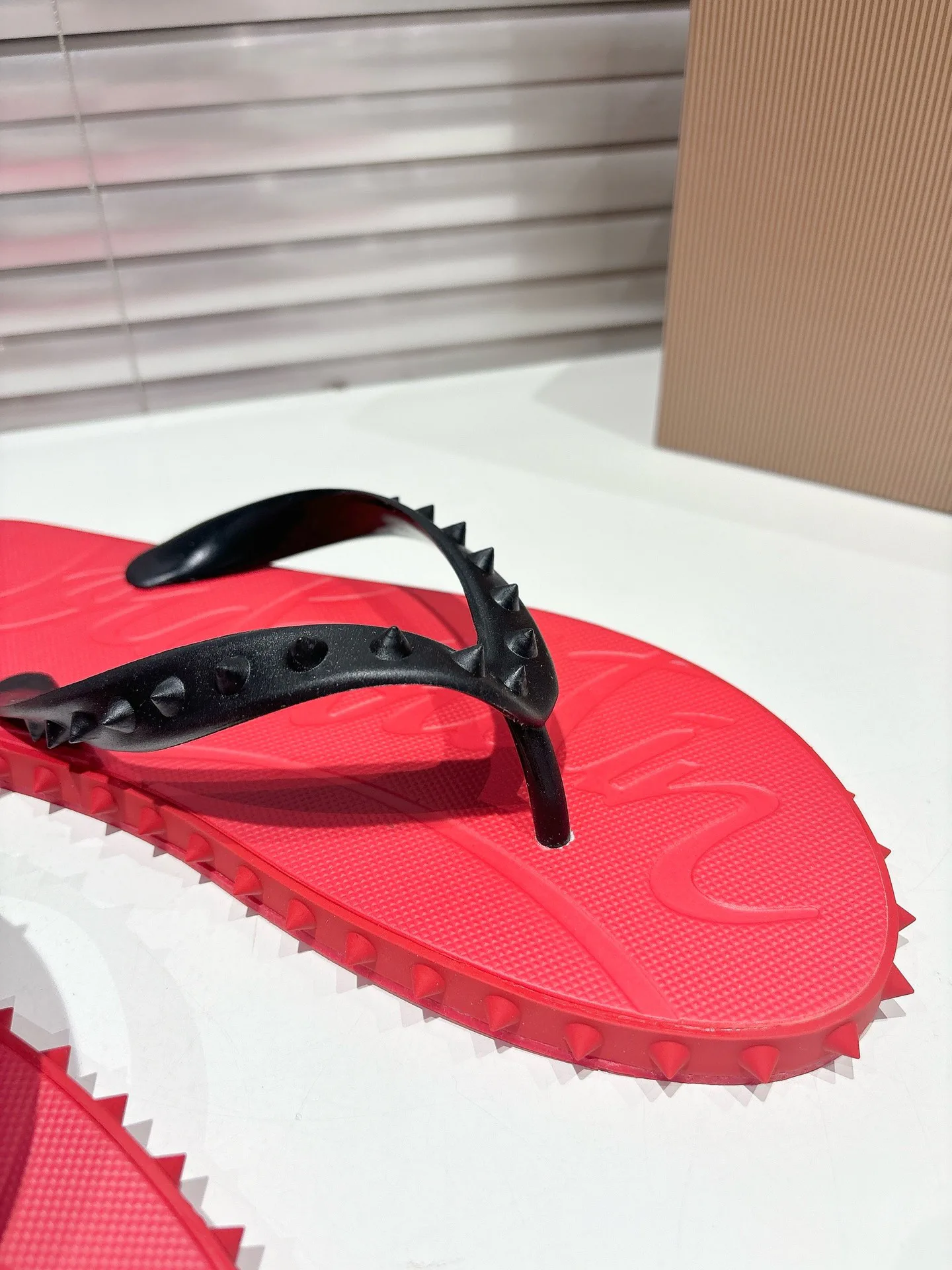 Women's Flip-Flops CHRISTIAN LOUBOUTIN 17604585