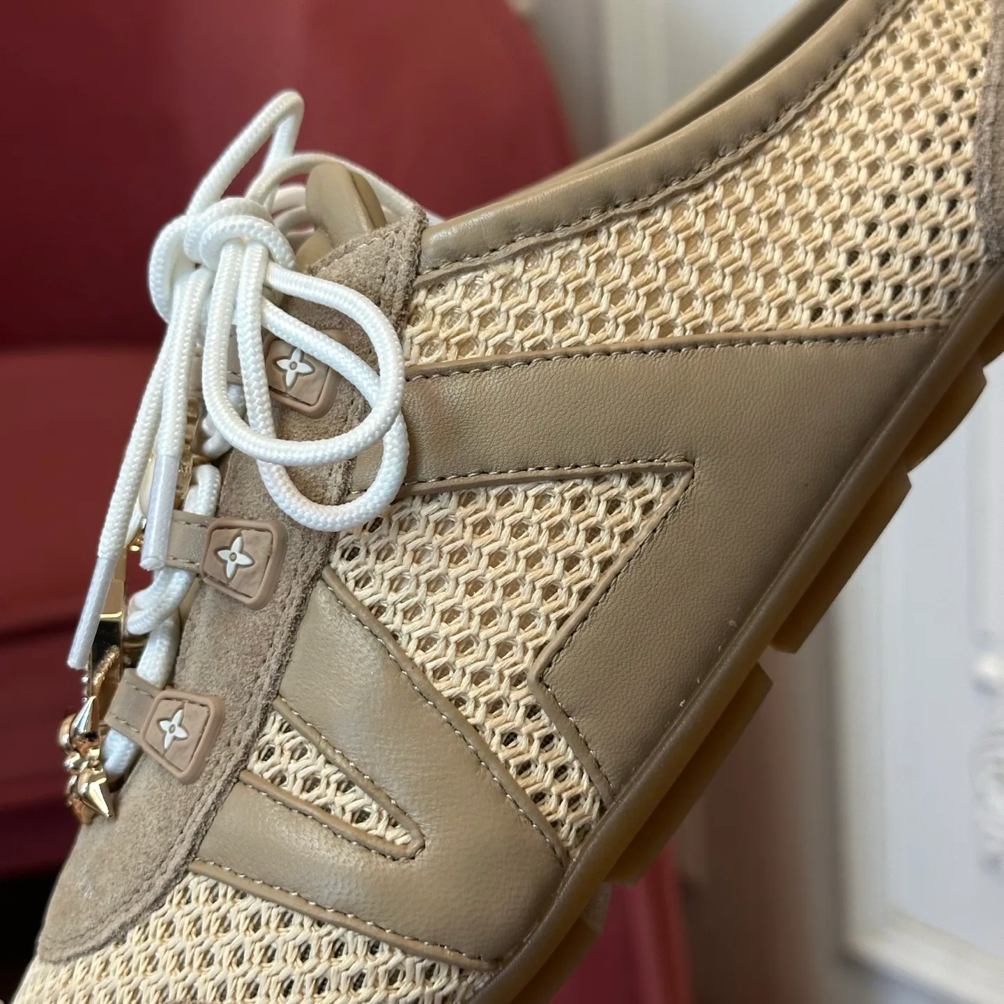 Women's Sneakers LOUIS VUITTON 18120474