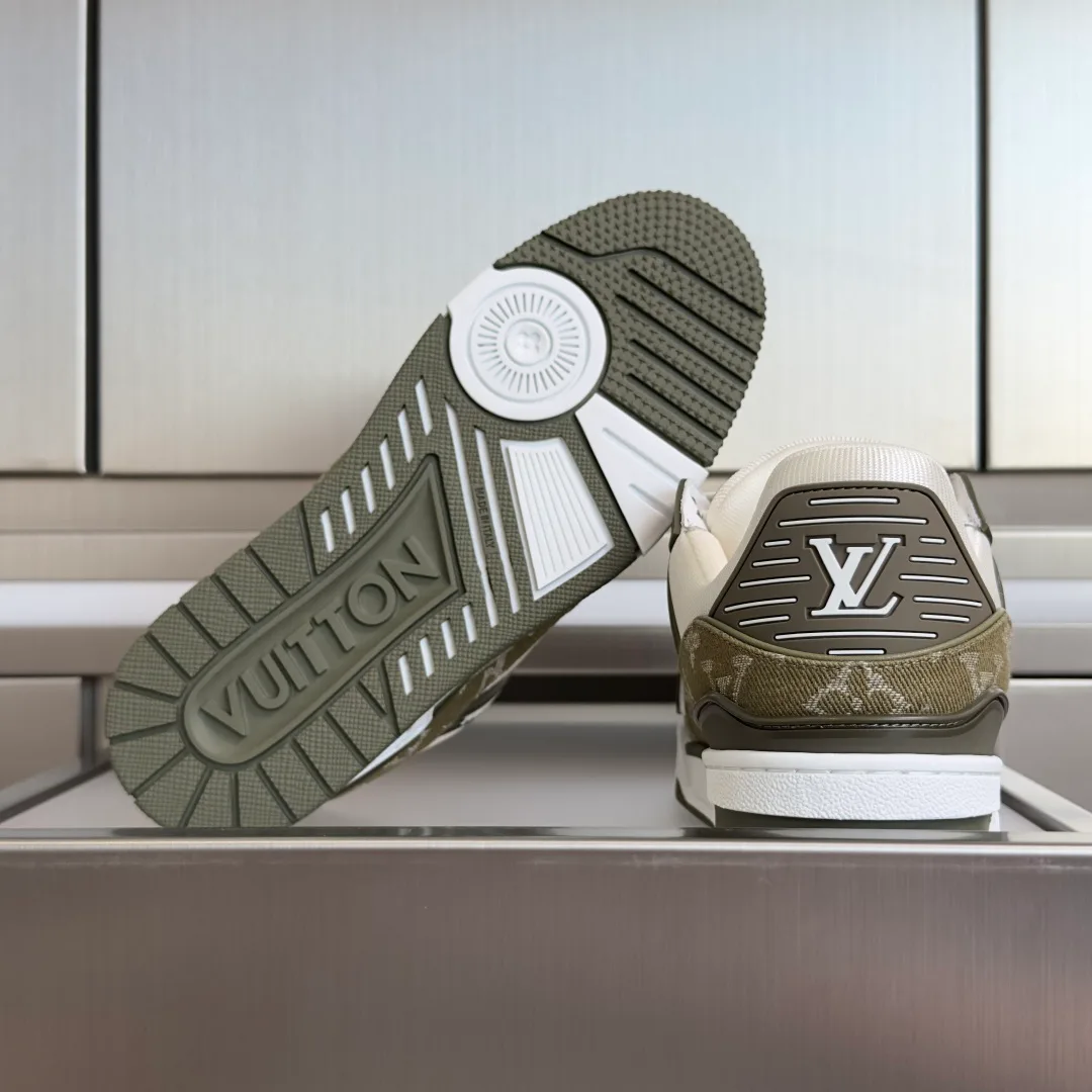 Women's Sneakers LOUIS VUITTON 17483743