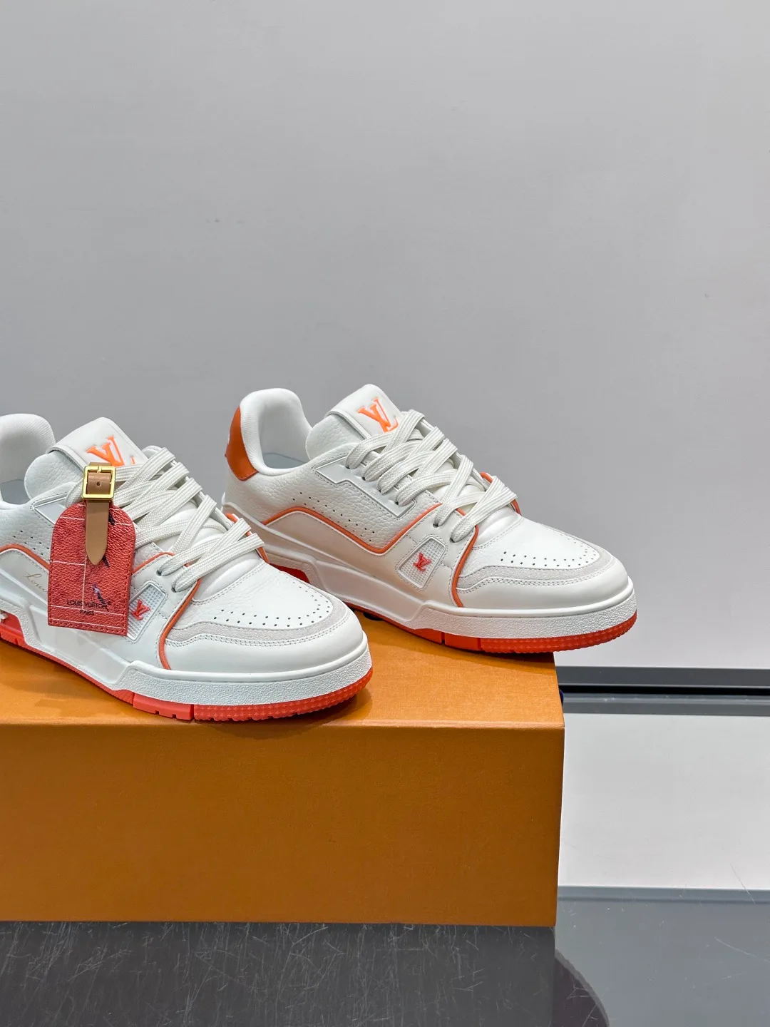 Men's Sneakers LOUIS VUITTON 17806087