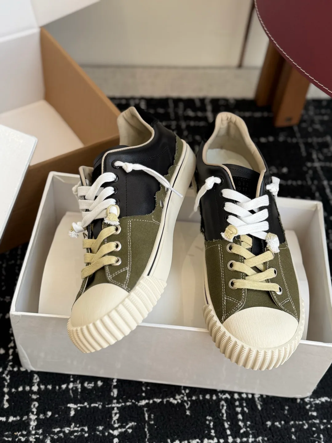 Women's Sneakers MAISON MARGIELA 17802577
