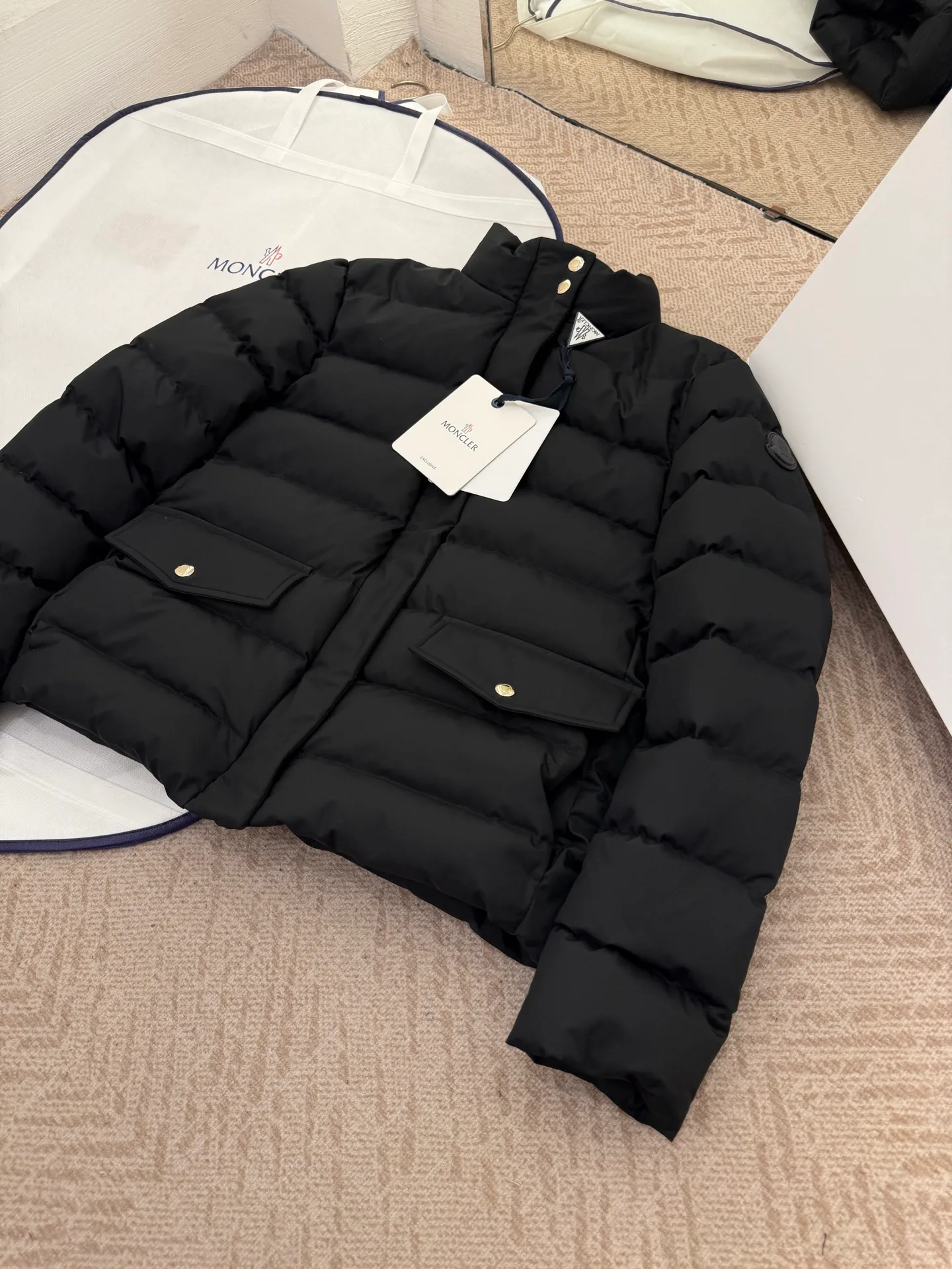 Women's Jackets And Down Jackets MONCLER 17821363