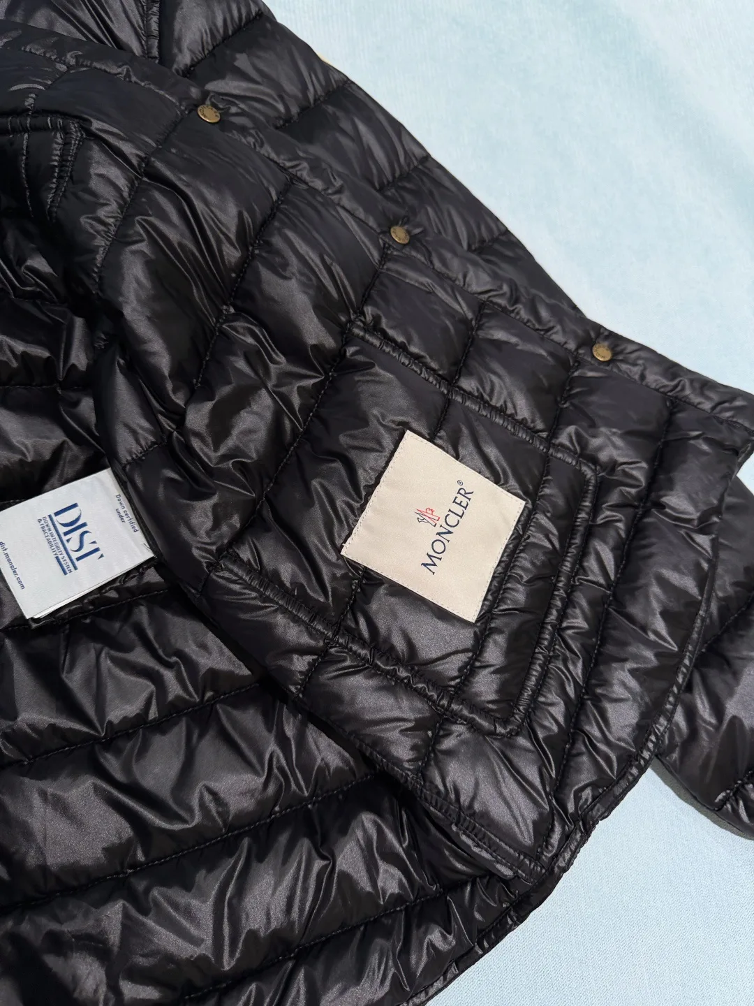 Women's Jackets And Down Jackets MONCLER 18439954