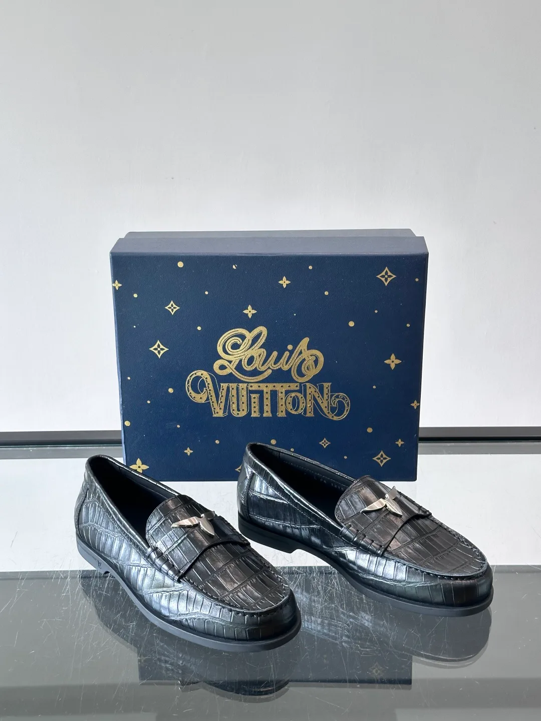 Men's Loafers And Dress Shoes LOUIS VUITTON 18118563