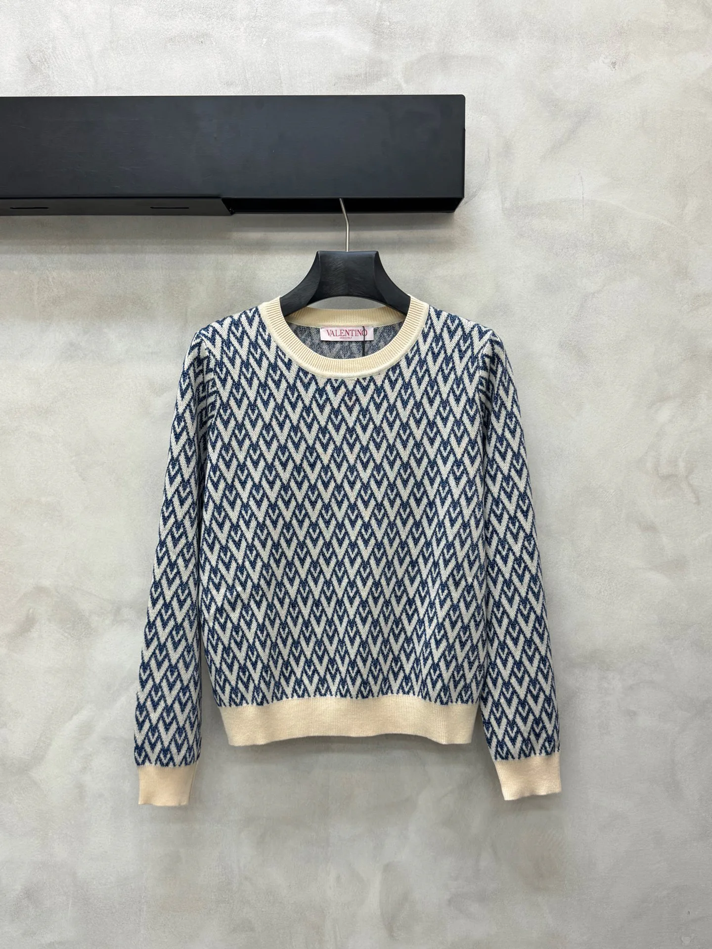 Women's Jumpers And Sweaters VALENTINO 18263227