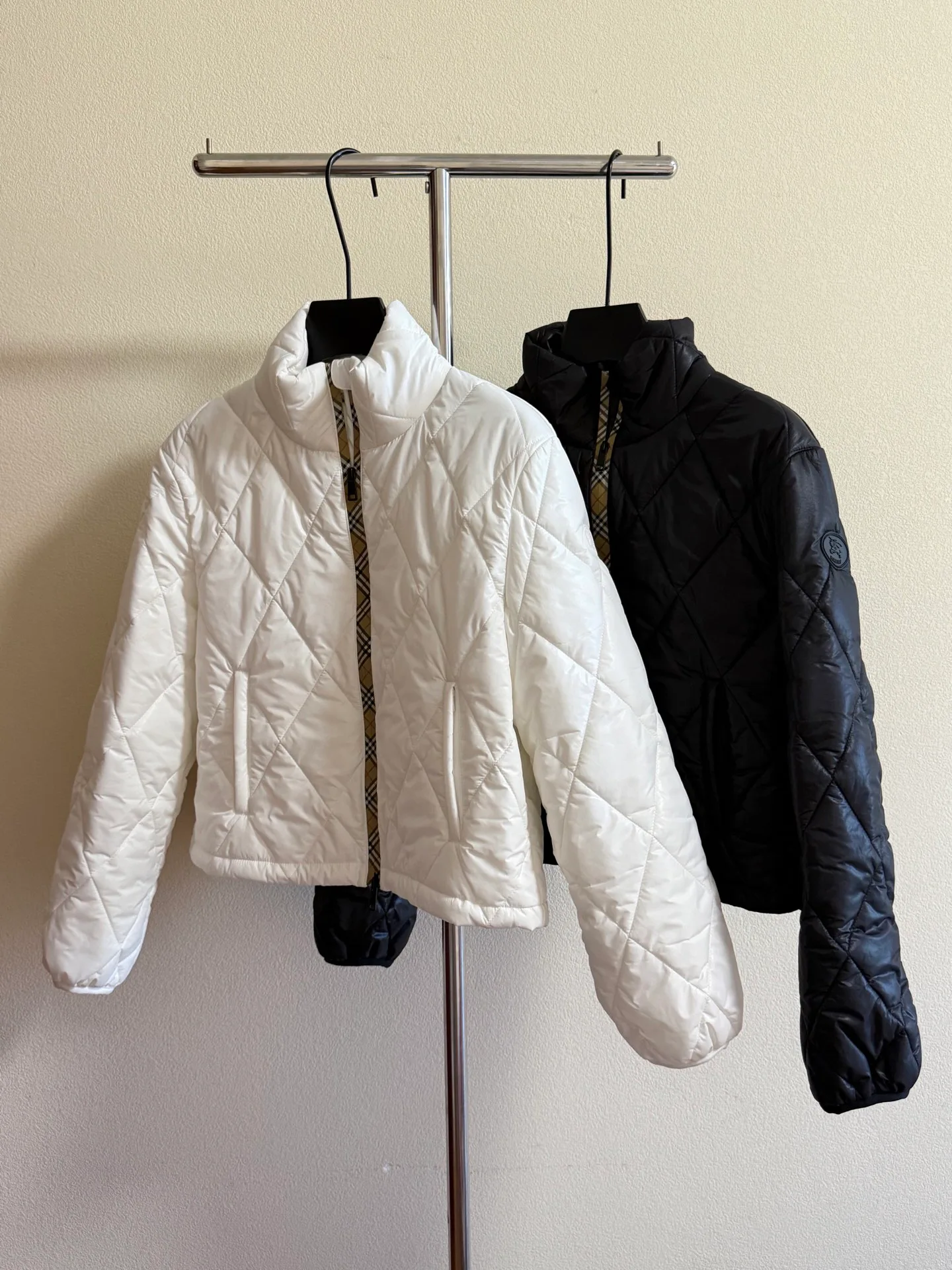 Women's Jackets And Down Jackets BURBERRY 18518525