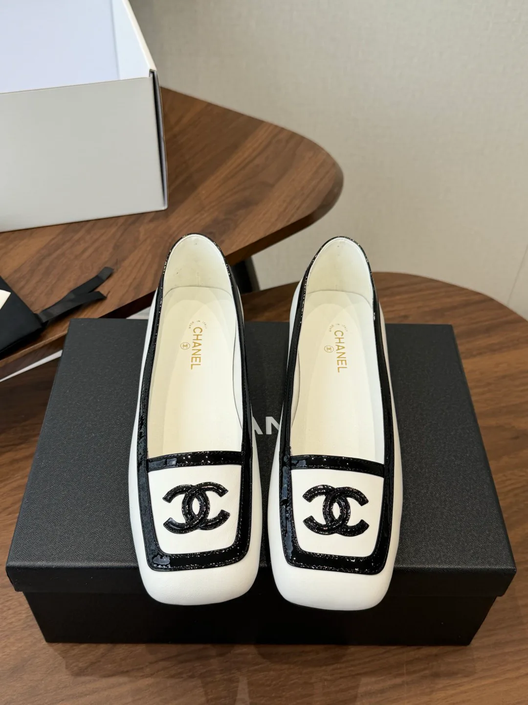 Women's Ballet Flats CHANEL 17708757