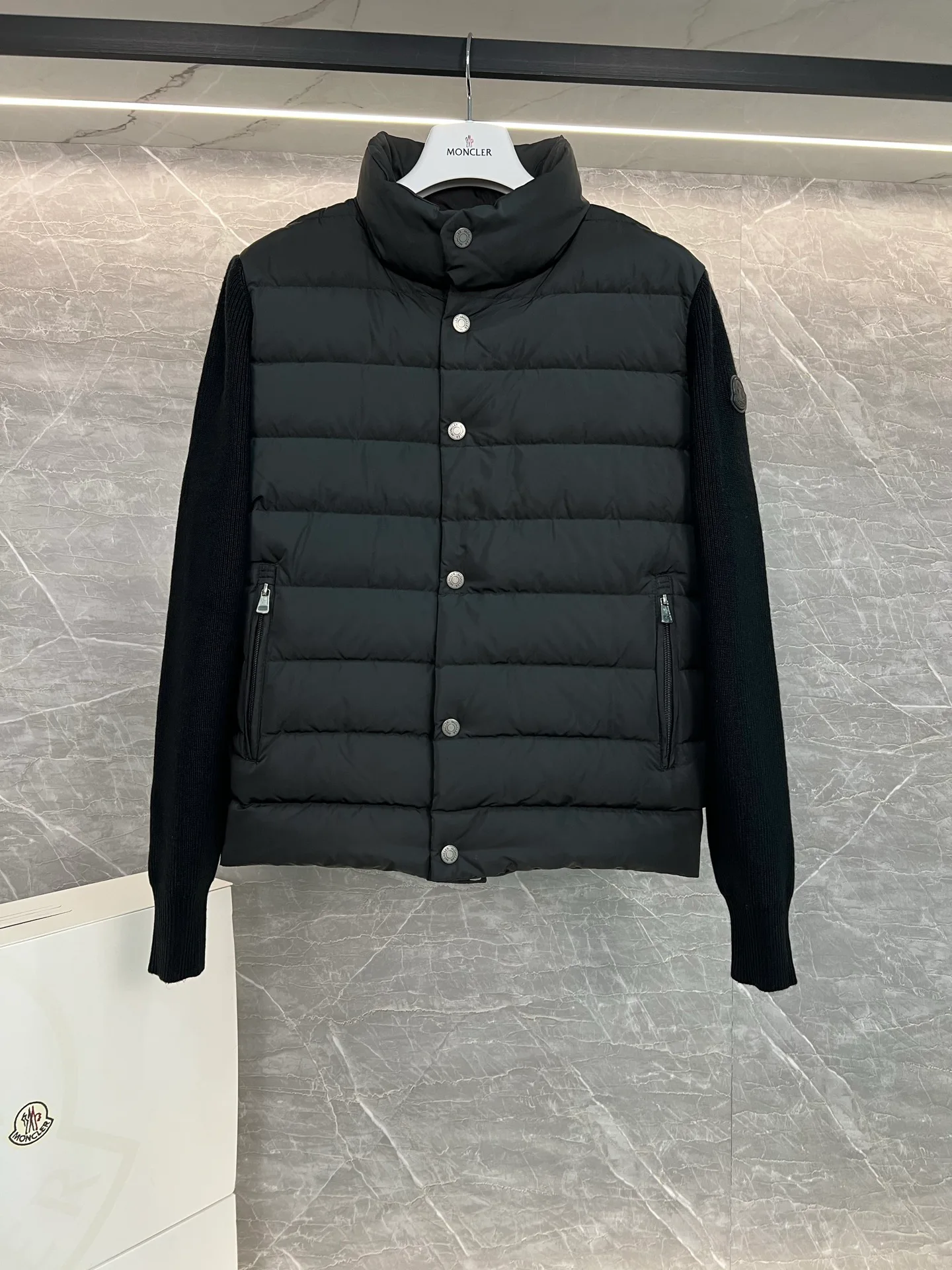 Куртки И Пуховики Мужские Moncler 18599840