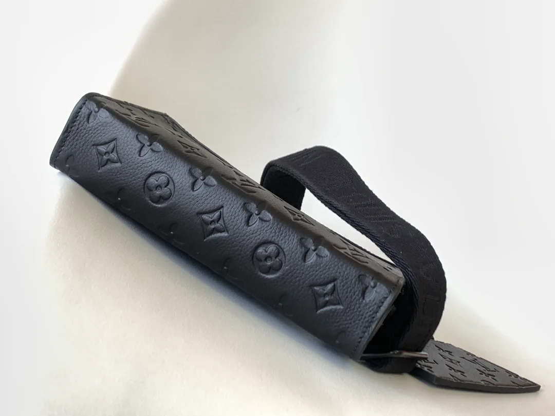 Women's Shoulder Bags LOUIS VUITTON 17904112