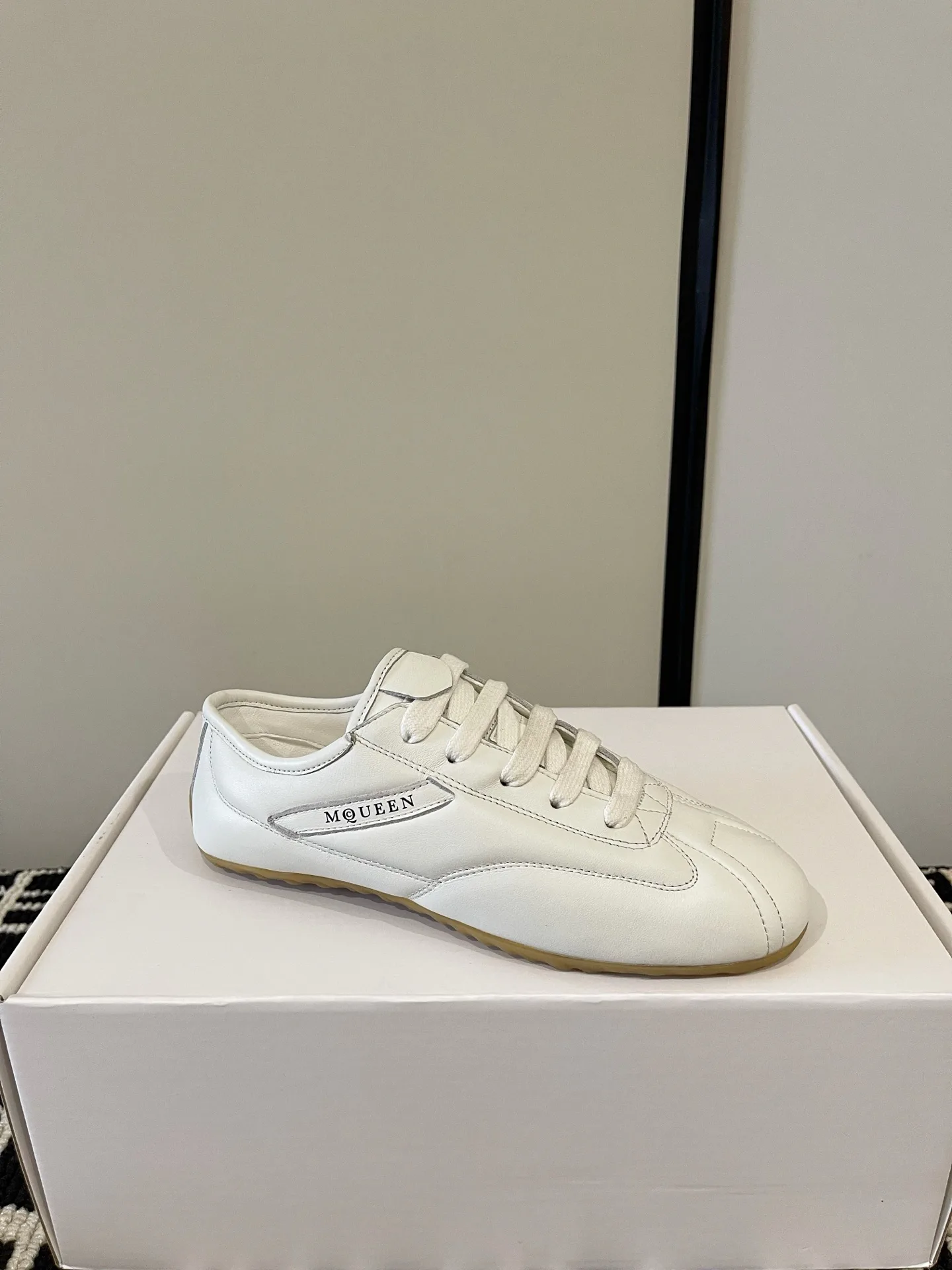 Women's Sneakers ALEXANDER MCQUEEN 18386237