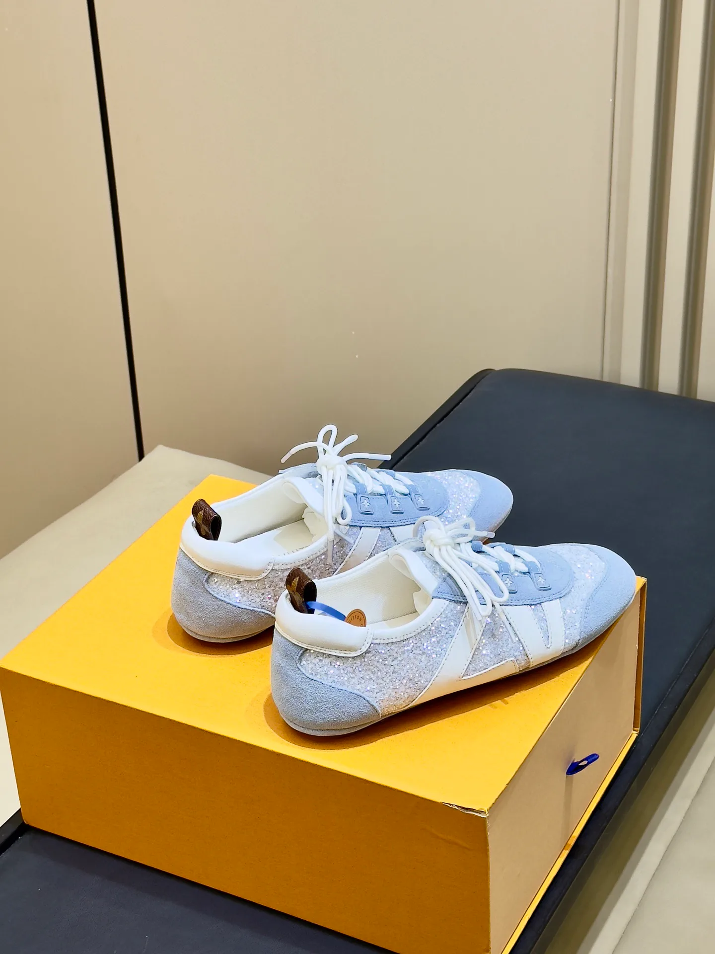 Women's Sneakers LOUIS VUITTON 17480202