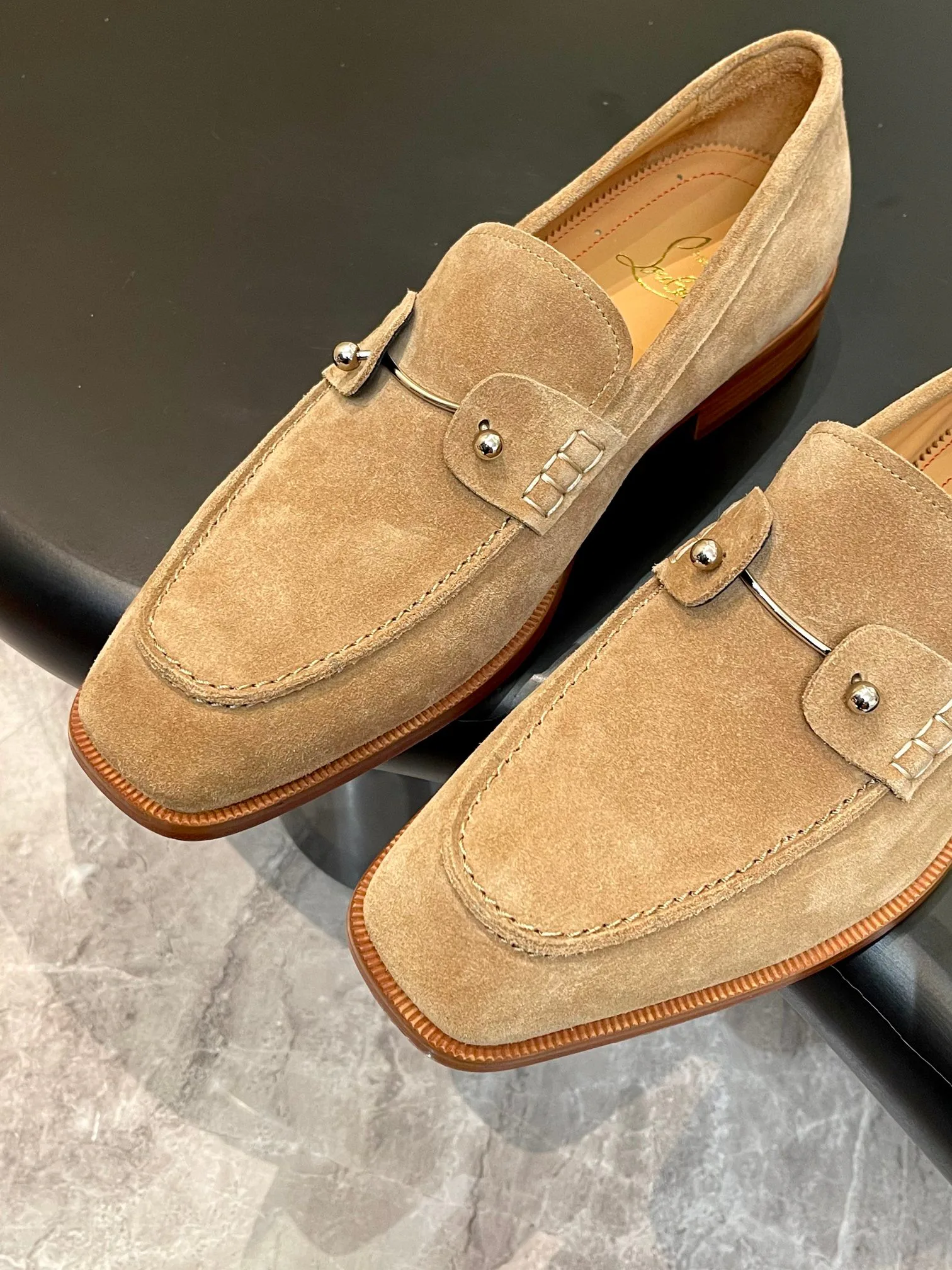 Men's Loafers And Dress Shoes CHRISTIAN LOUBOUTIN 18119147