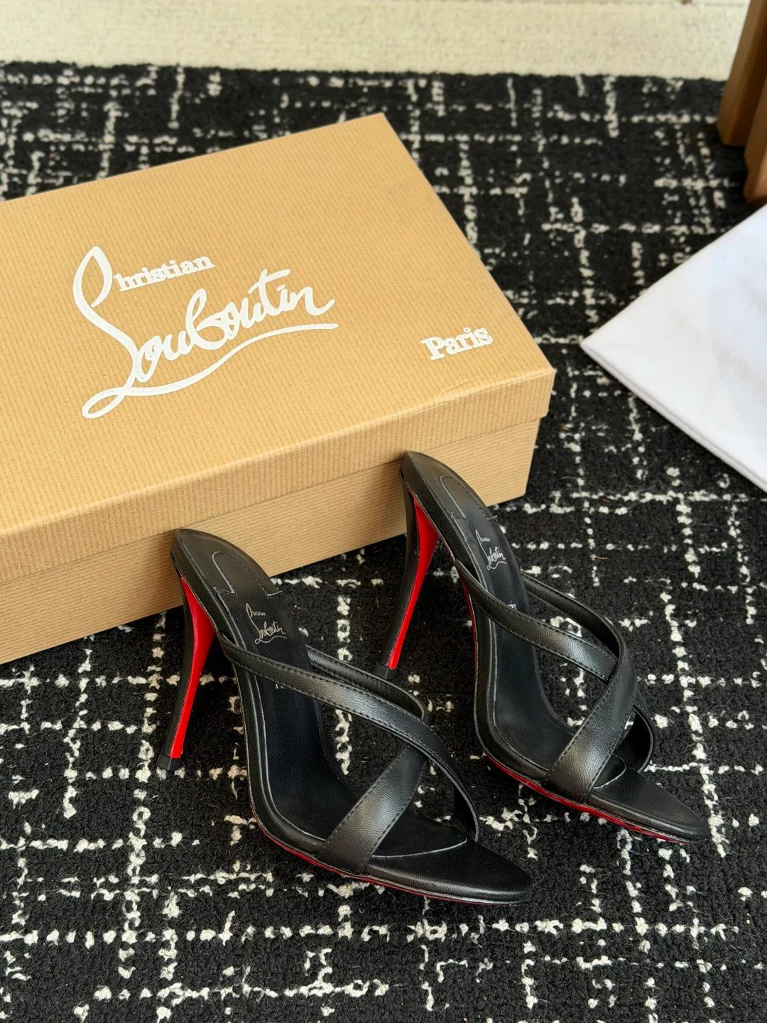 Women's Open-Toe Sandals CHRISTIAN LOUBOUTIN 17936548