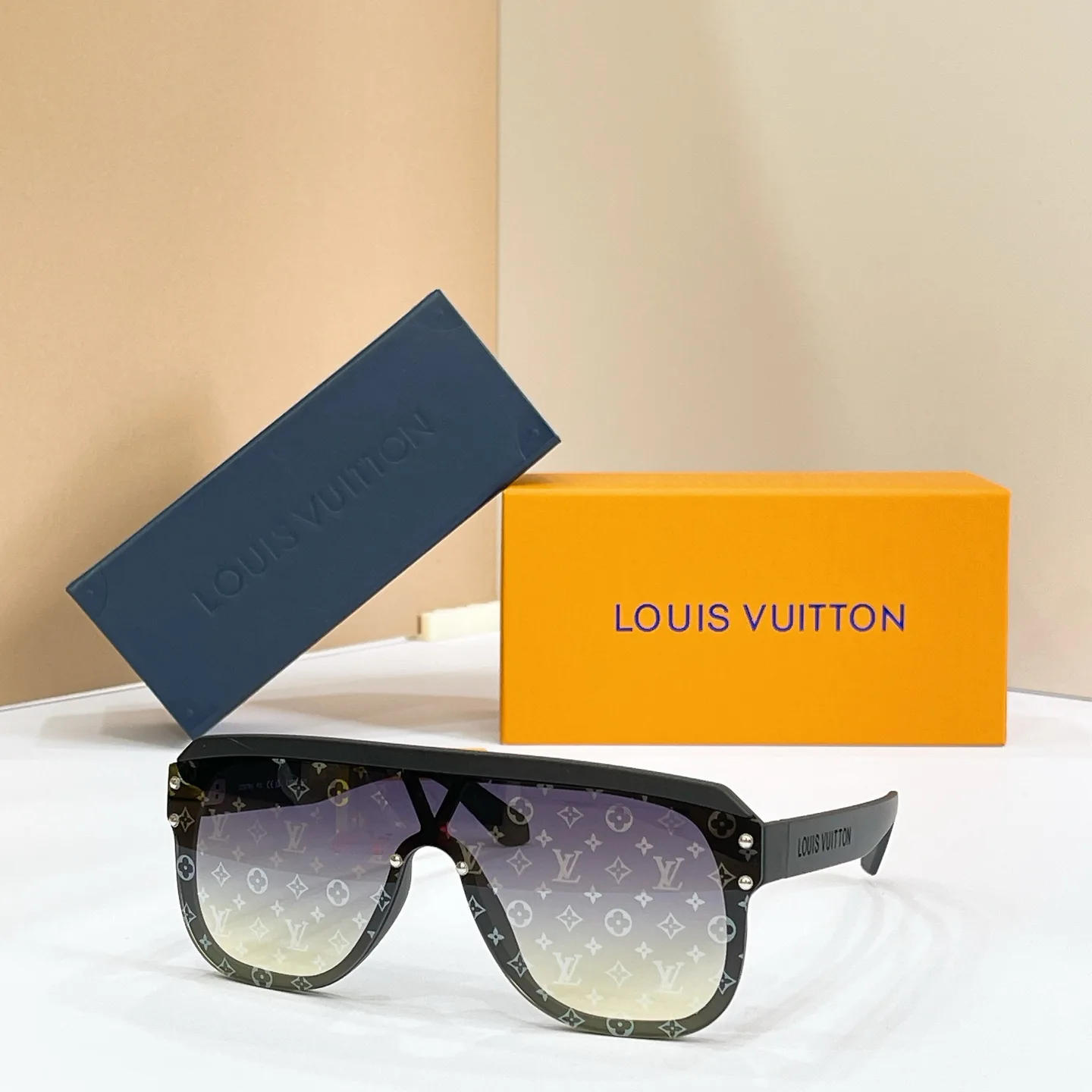 Glasses LOUIS VUITTON 17495845