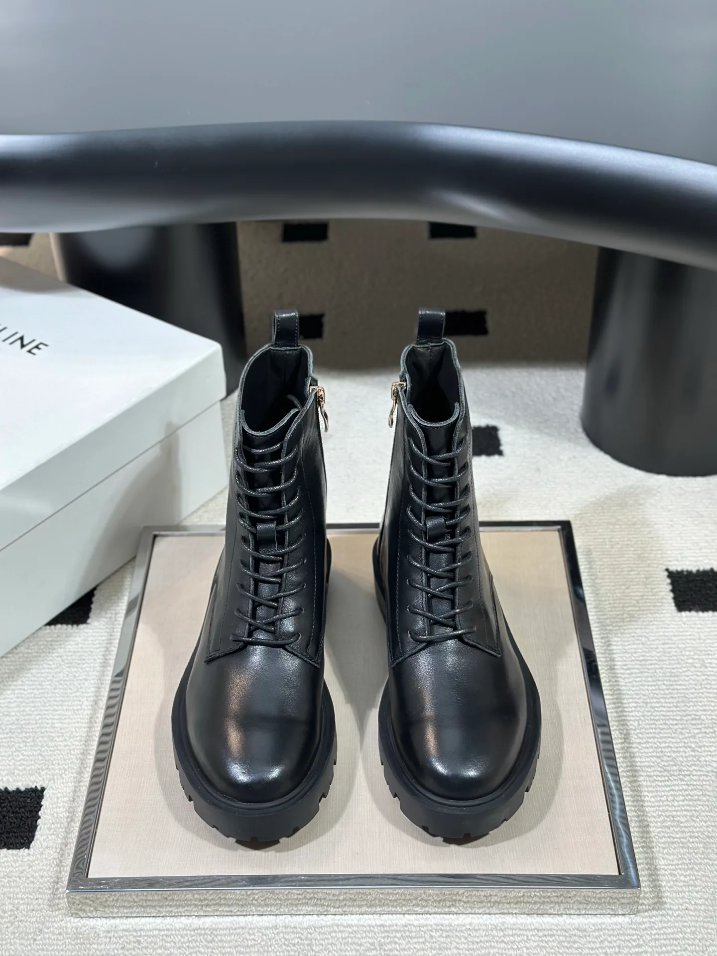 Ботинки Женские Celine 18638478